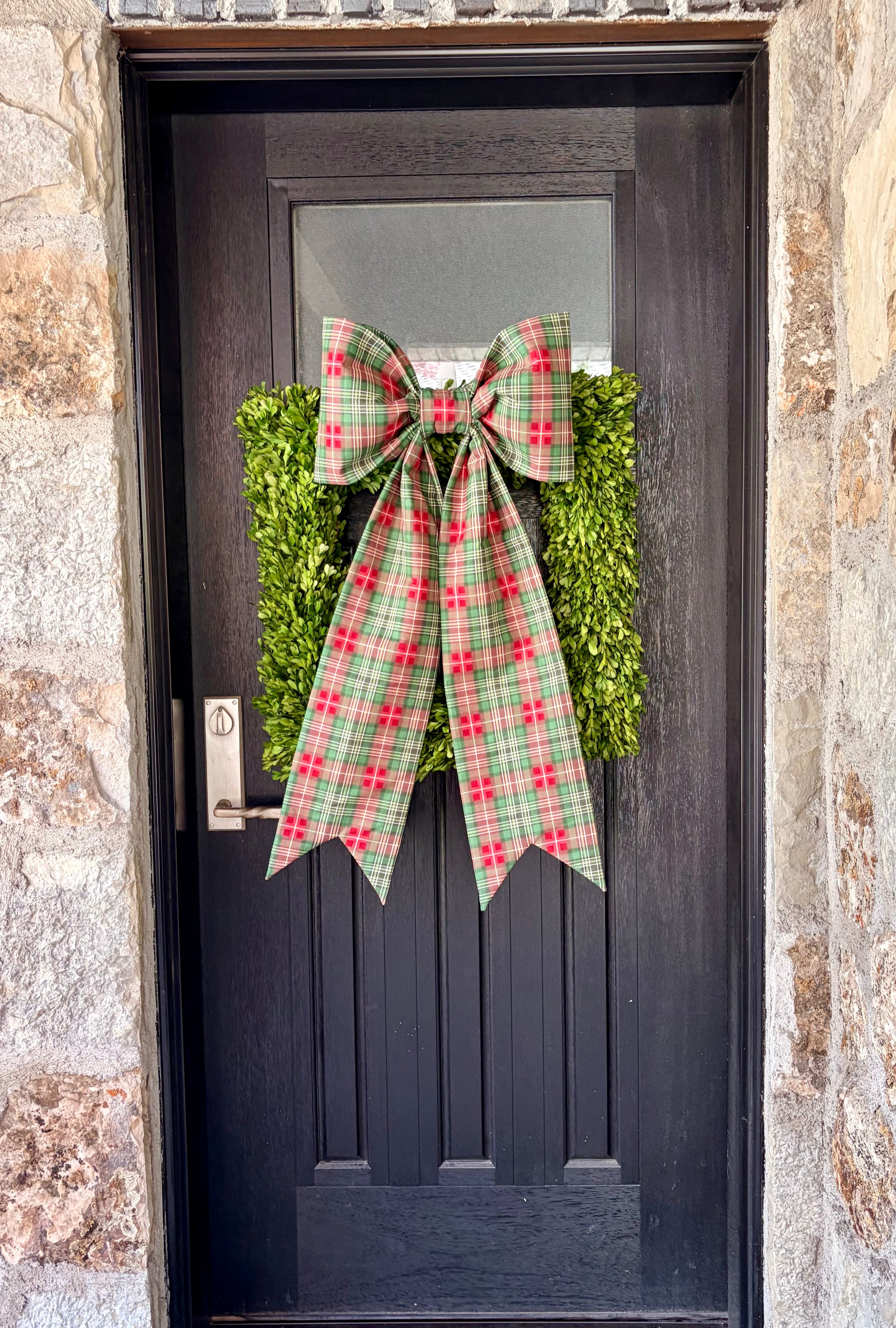 The Hollyshire Tartan Bow
