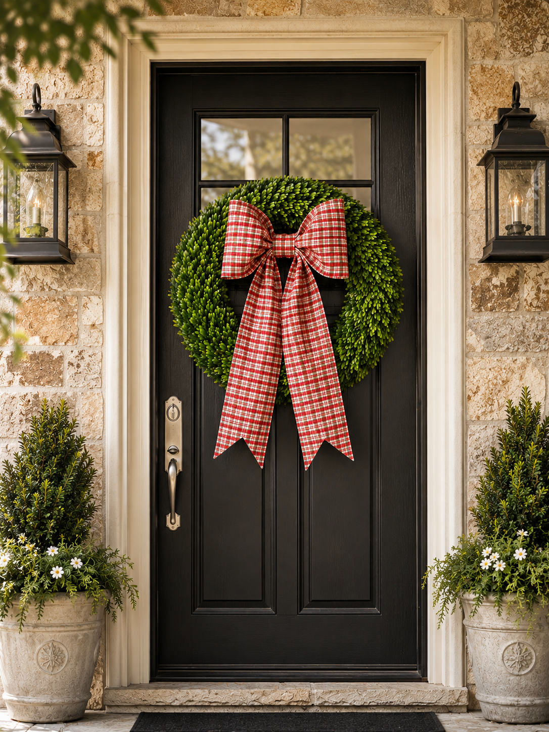 Preserved Boxwood Country
Manor Wreath - Round - 30”