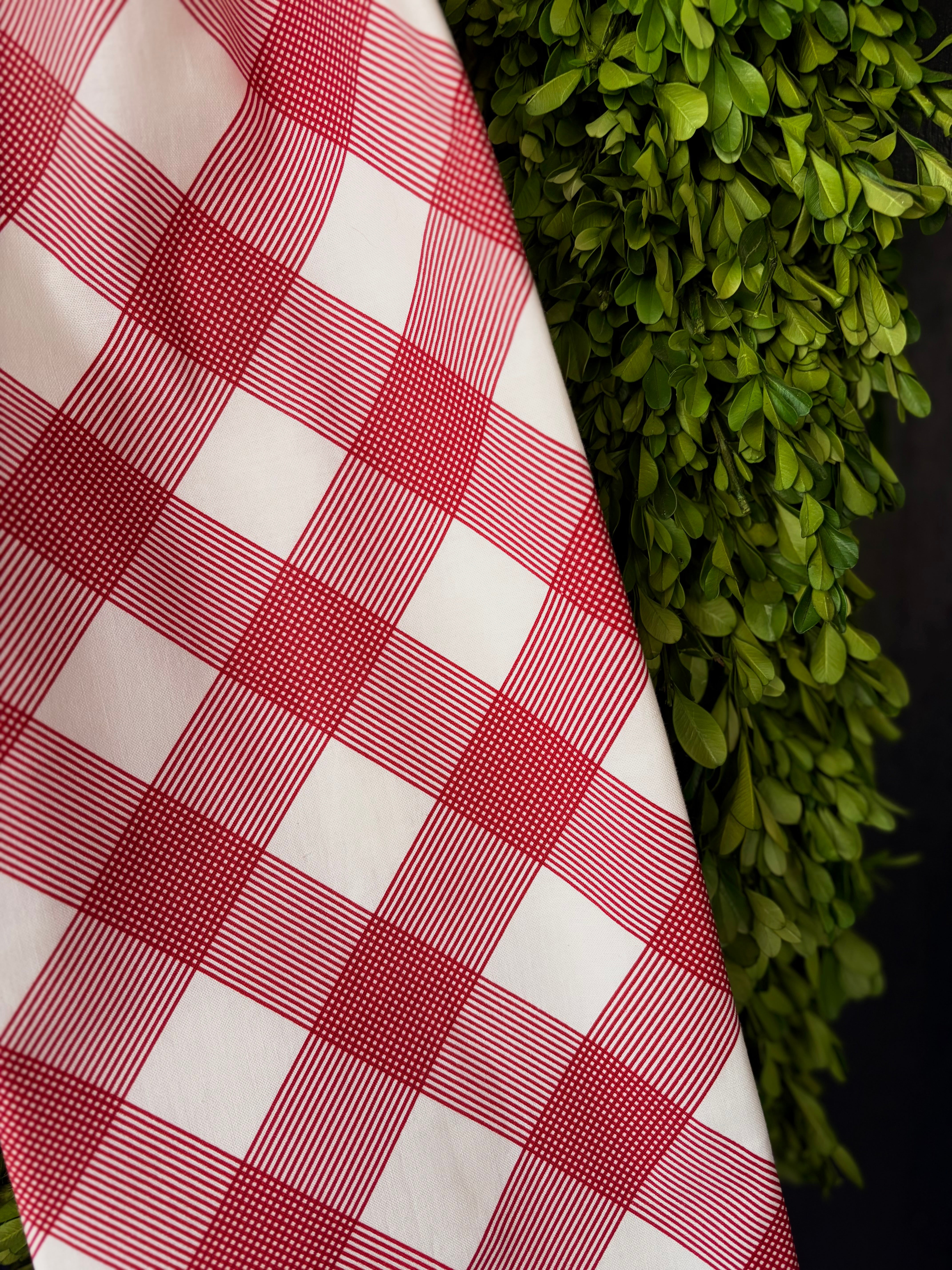 The Bistrot Rouge Bow