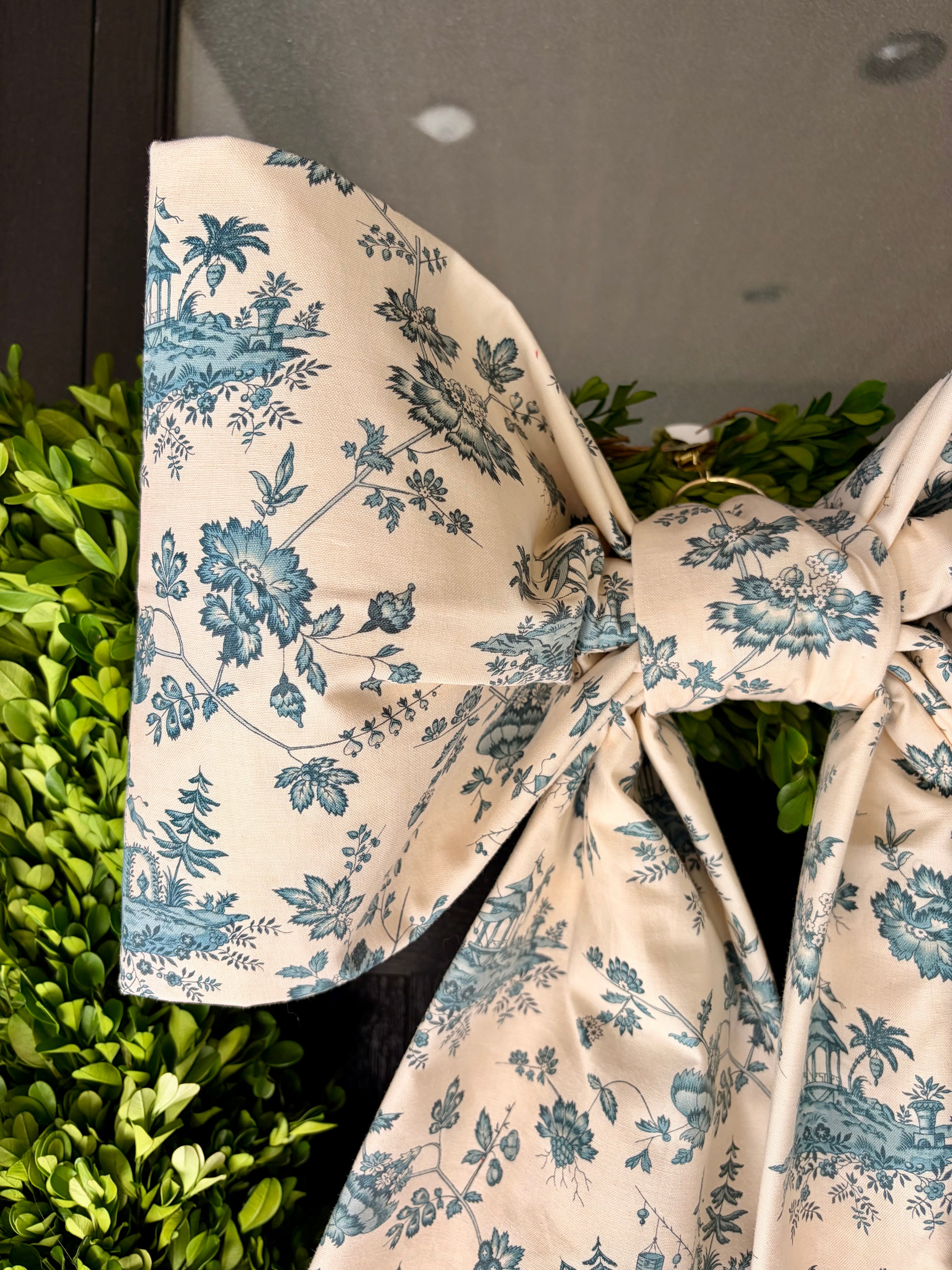Dynasty Chinoiserie Bow