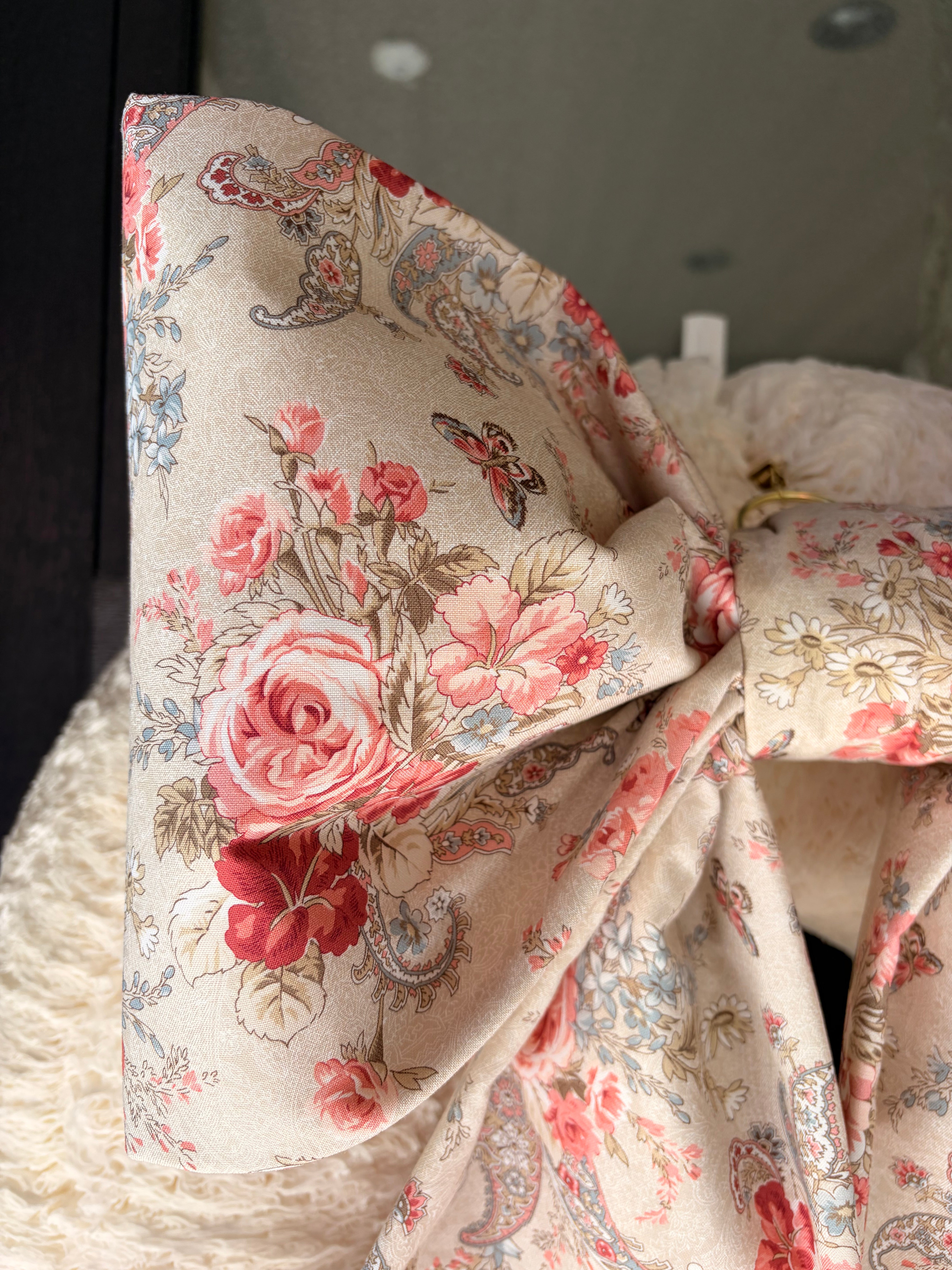 The Roseraie Française Bow
