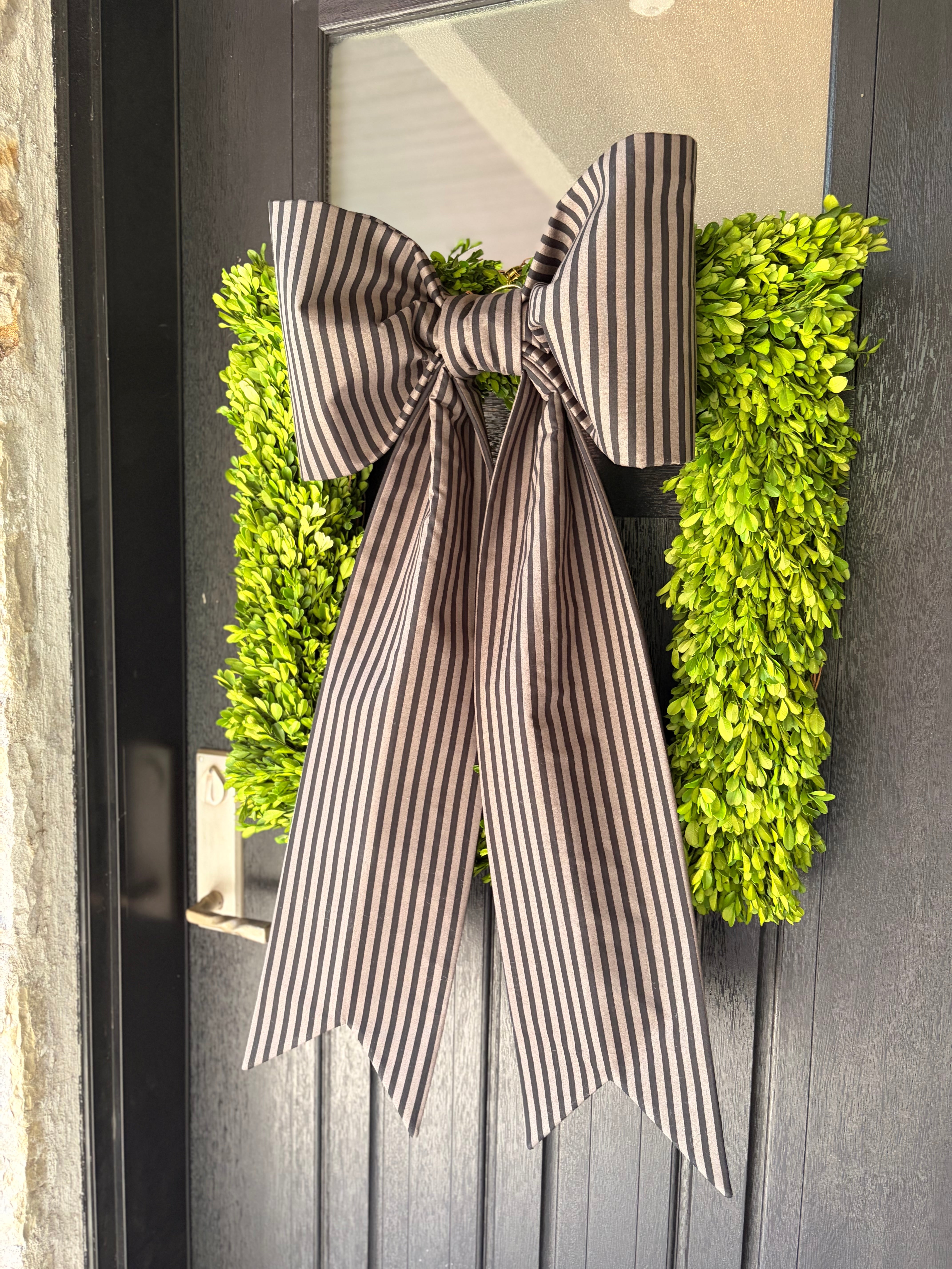 The Tailored Tuxedo Bow