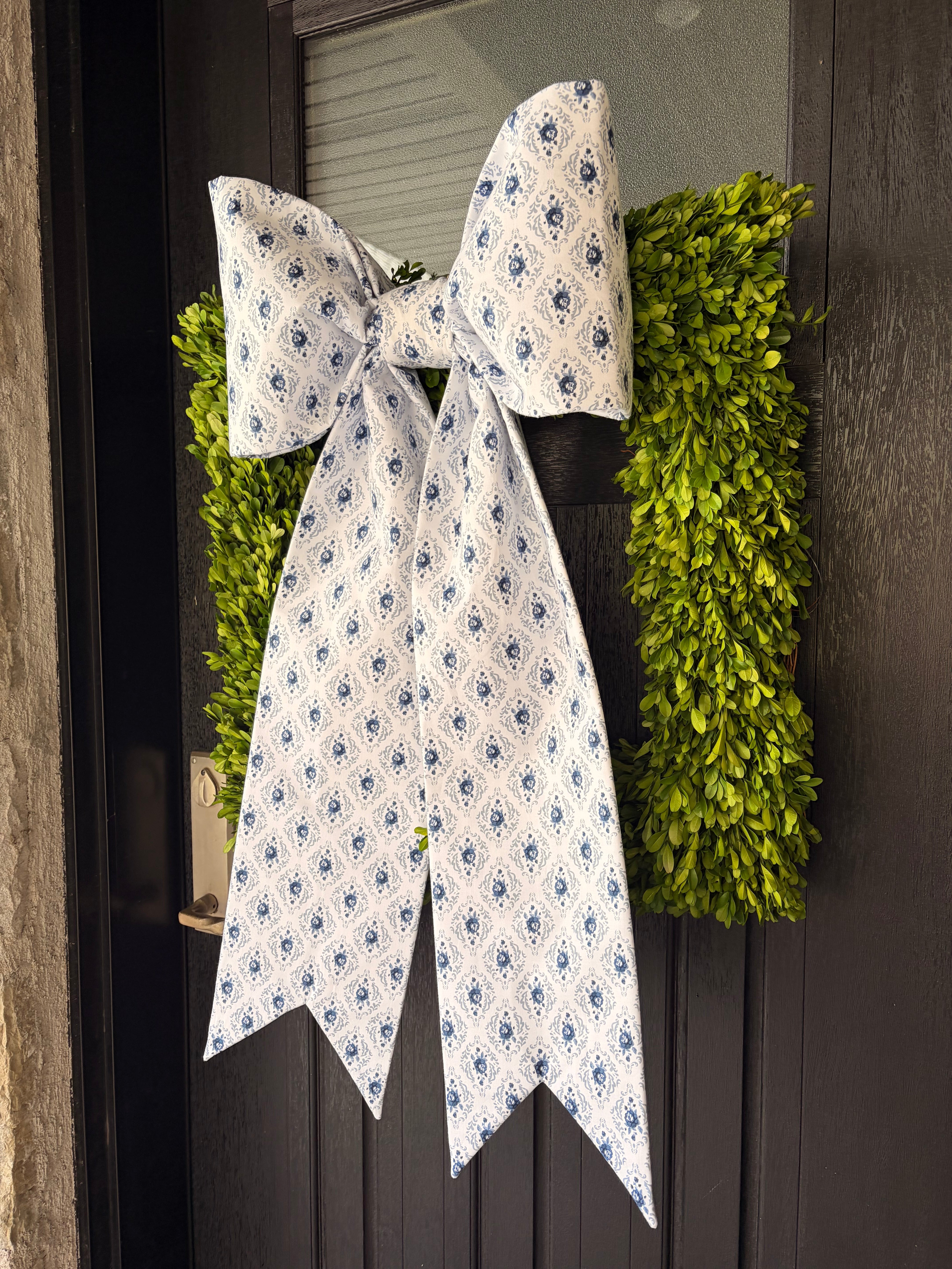 La Rose Bleue Provençale Bow
