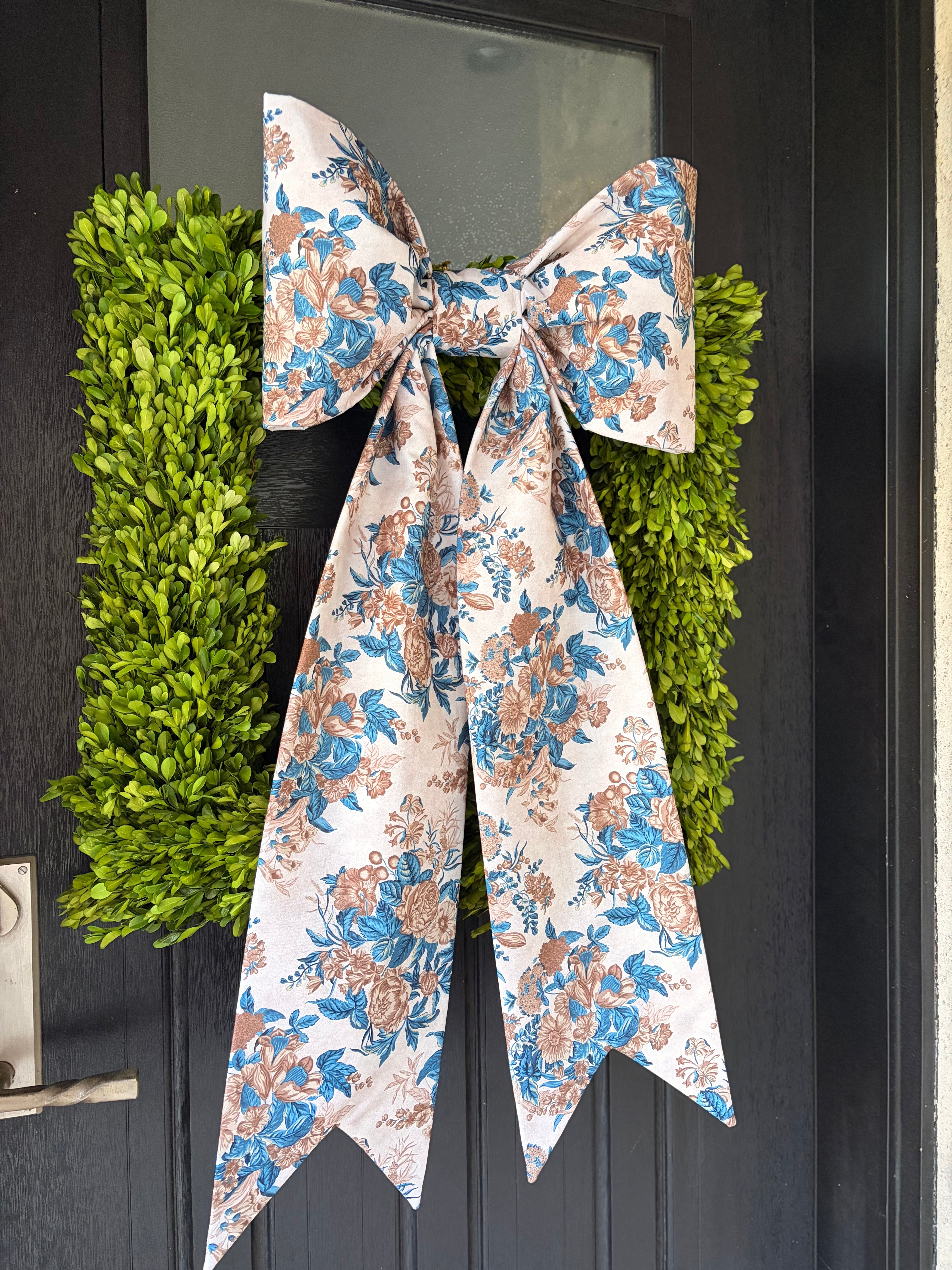 The Fifth Avenue Garden Bow