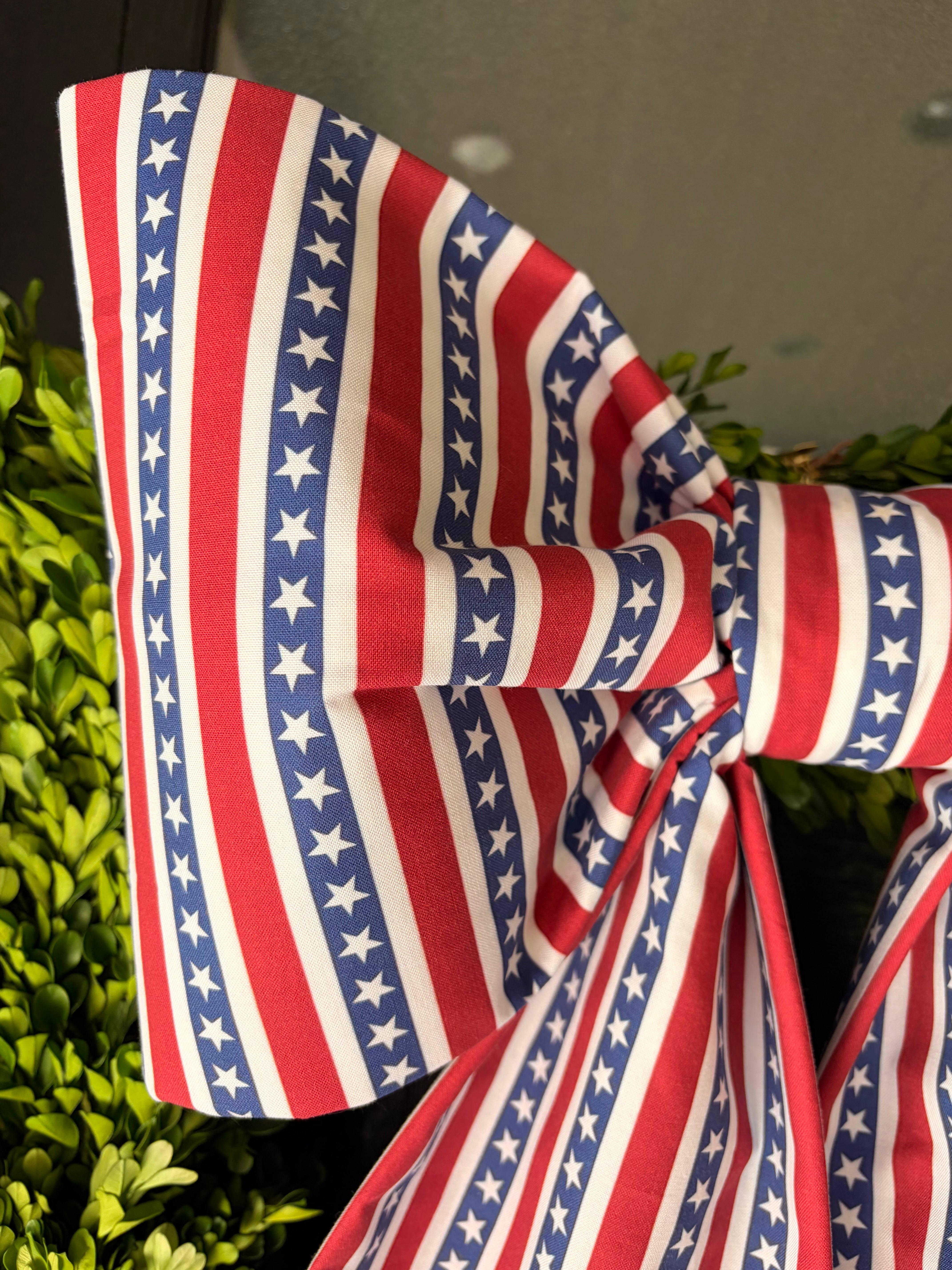 The Patriot’s Promenade Bow