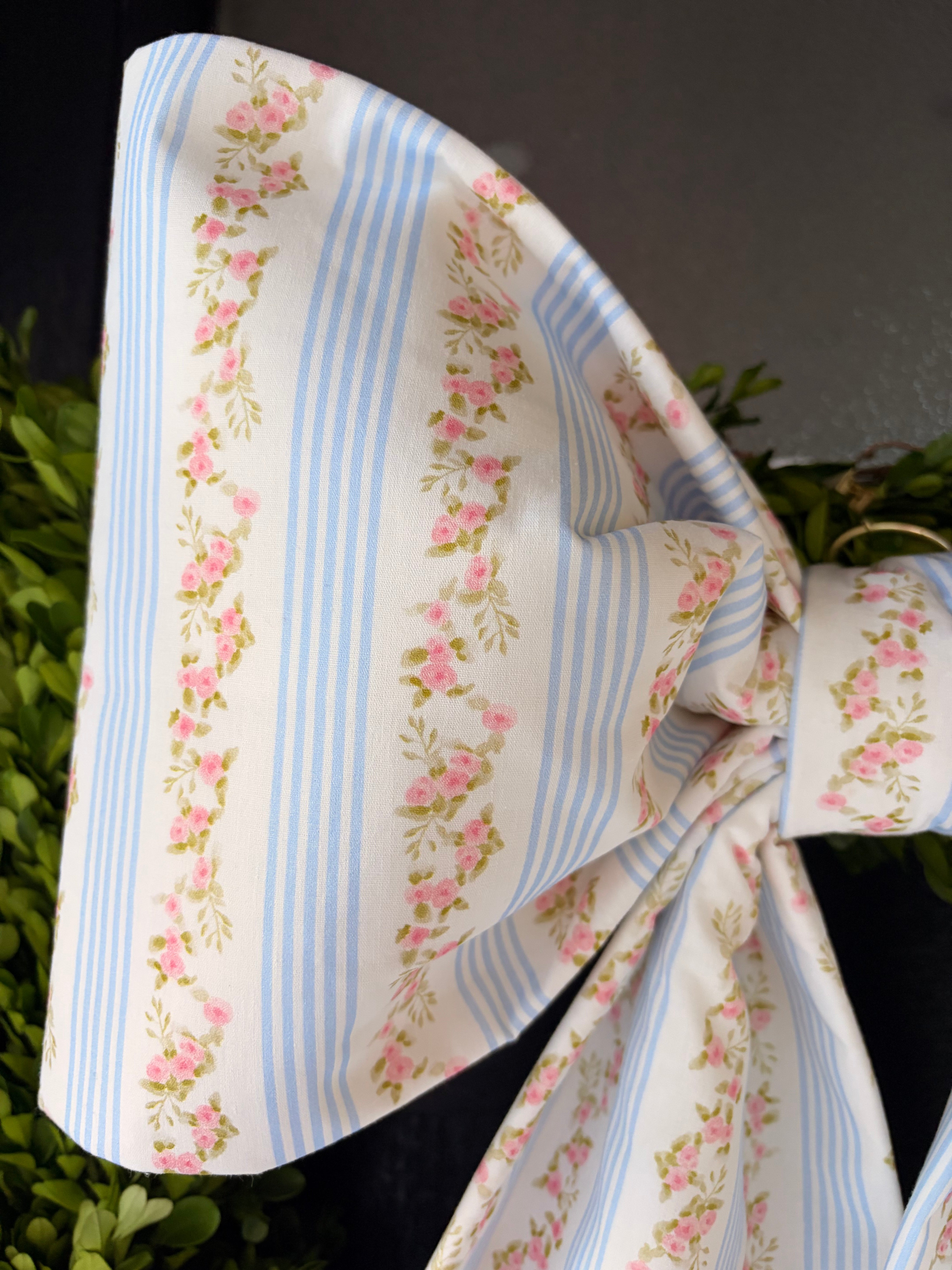 The Petit Trianon Bow