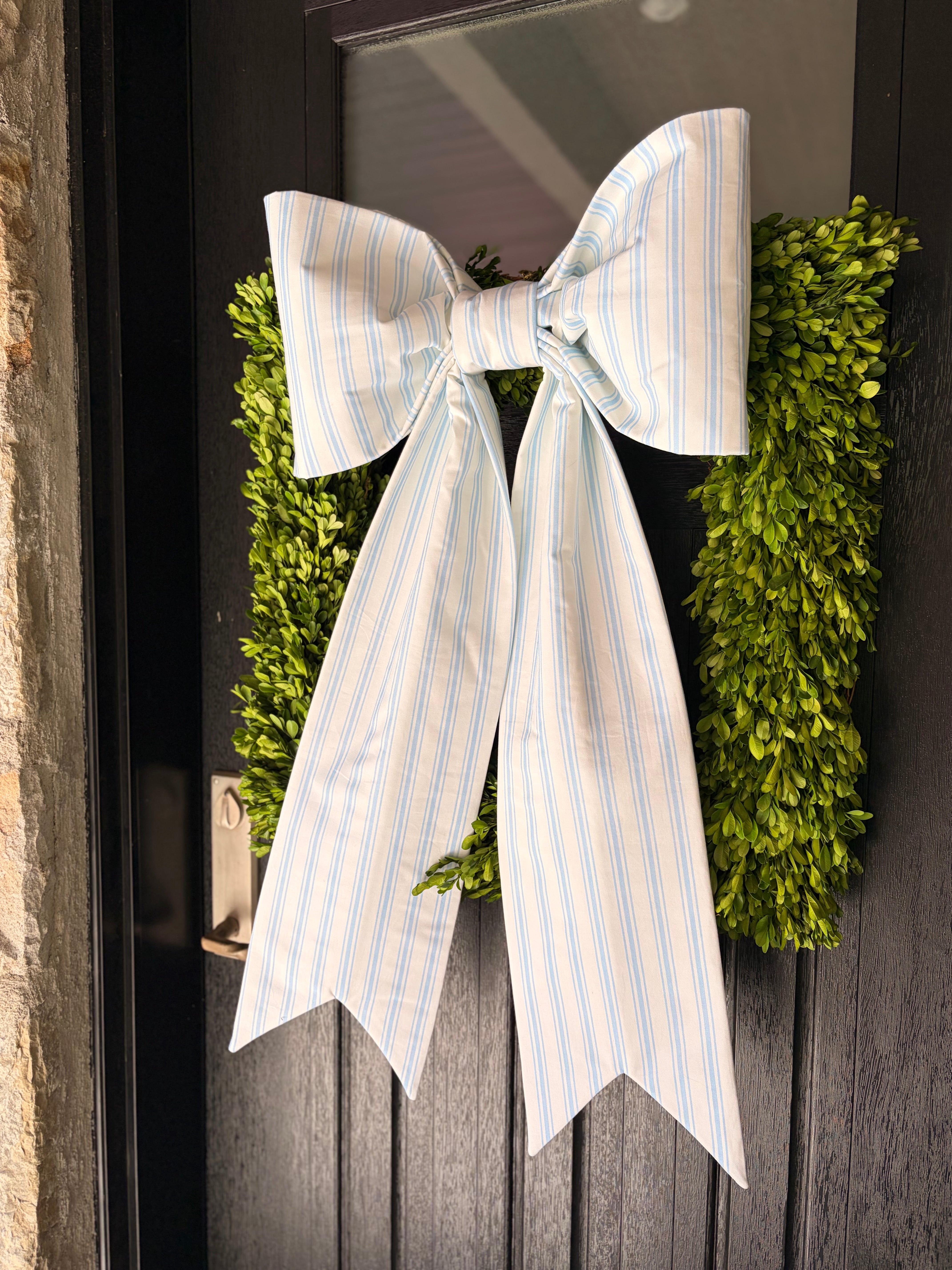 The Petit Provence Bow