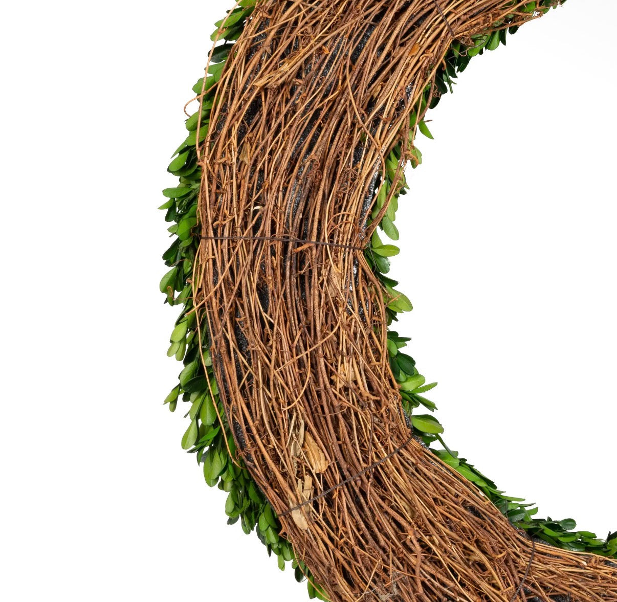 Preserved Boxwood Country
Manor Wreath - Round - 30”