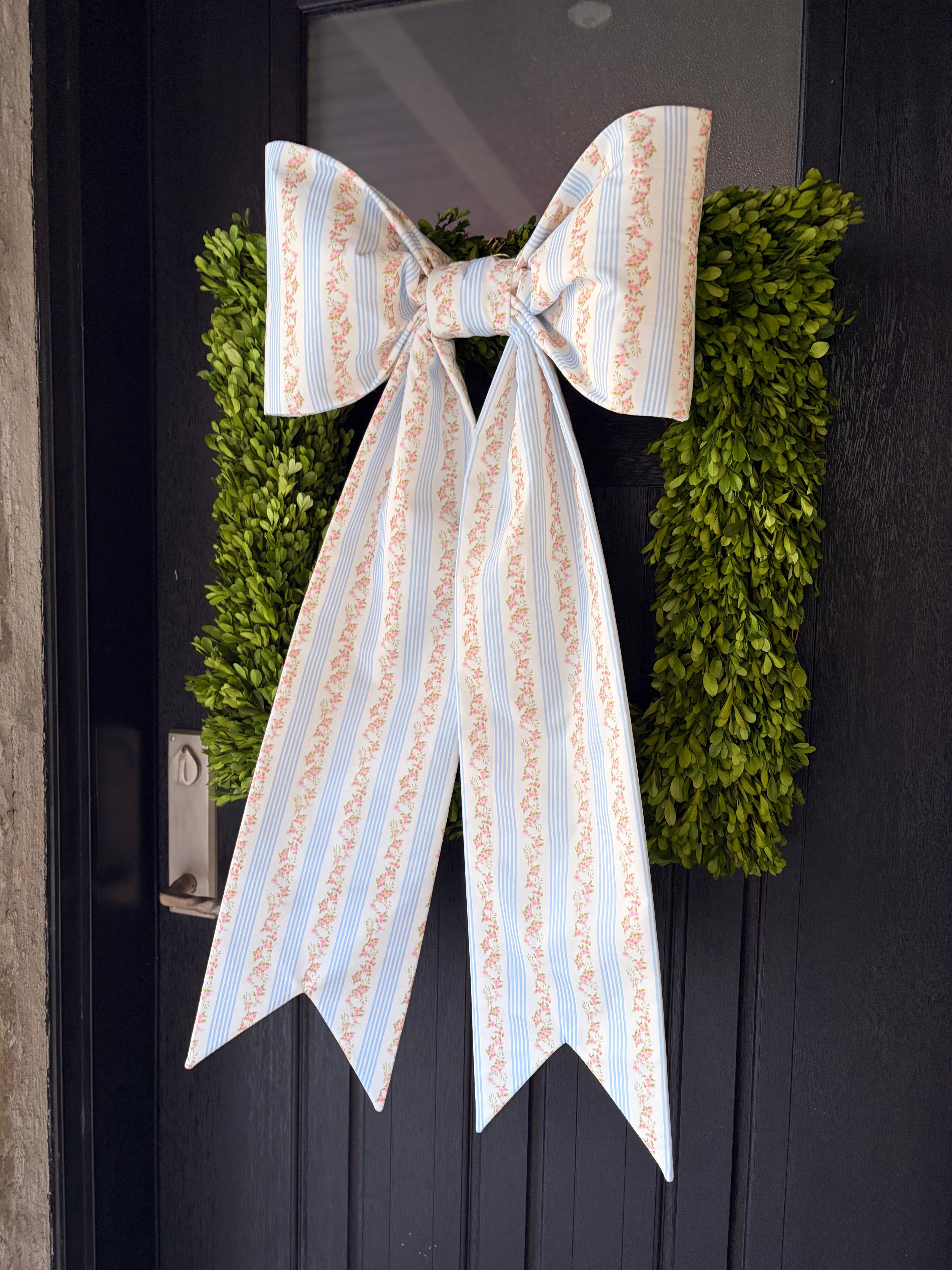 The Petit Trianon Bow