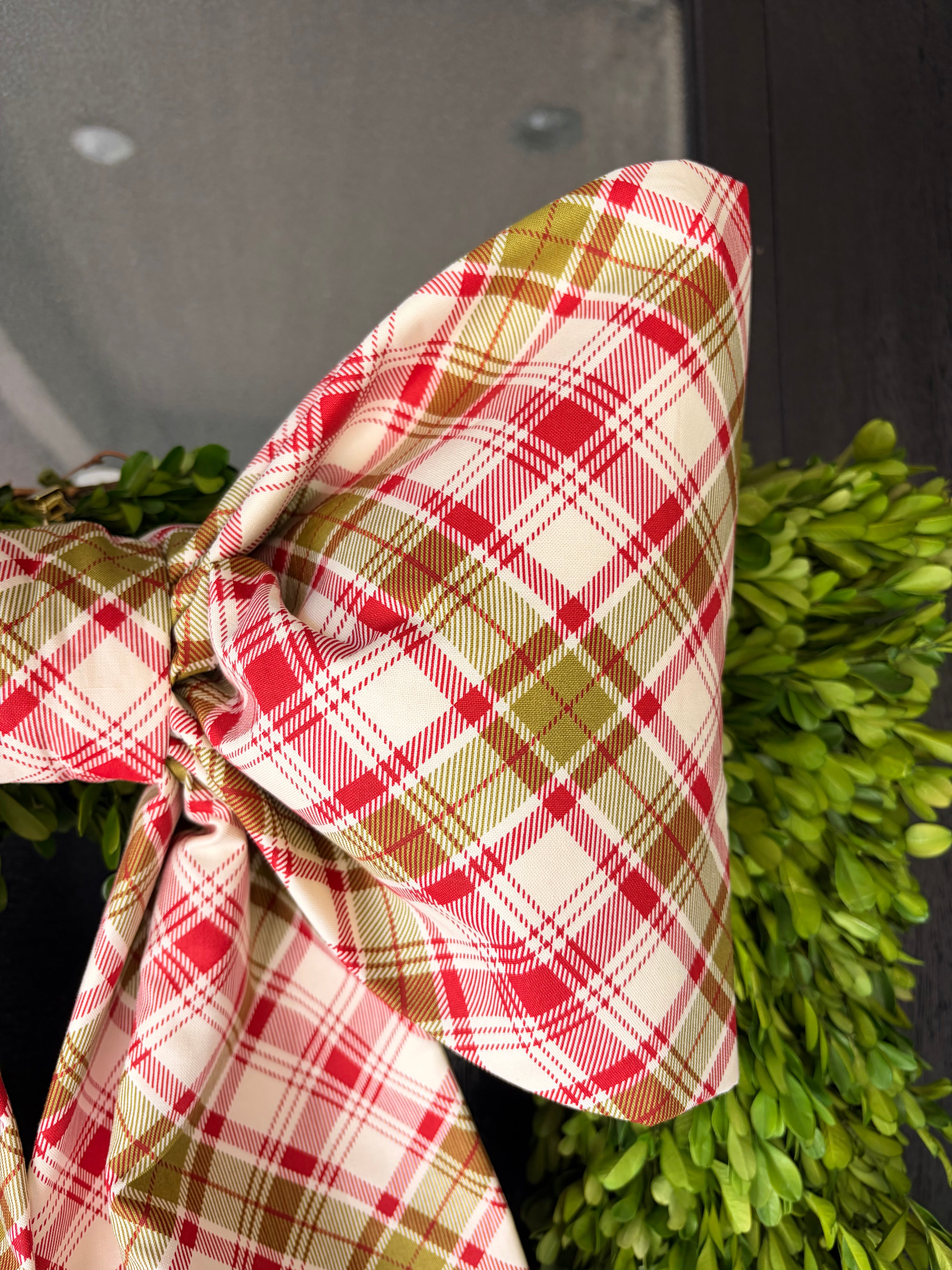 The Mistletoe Tartan Bow
