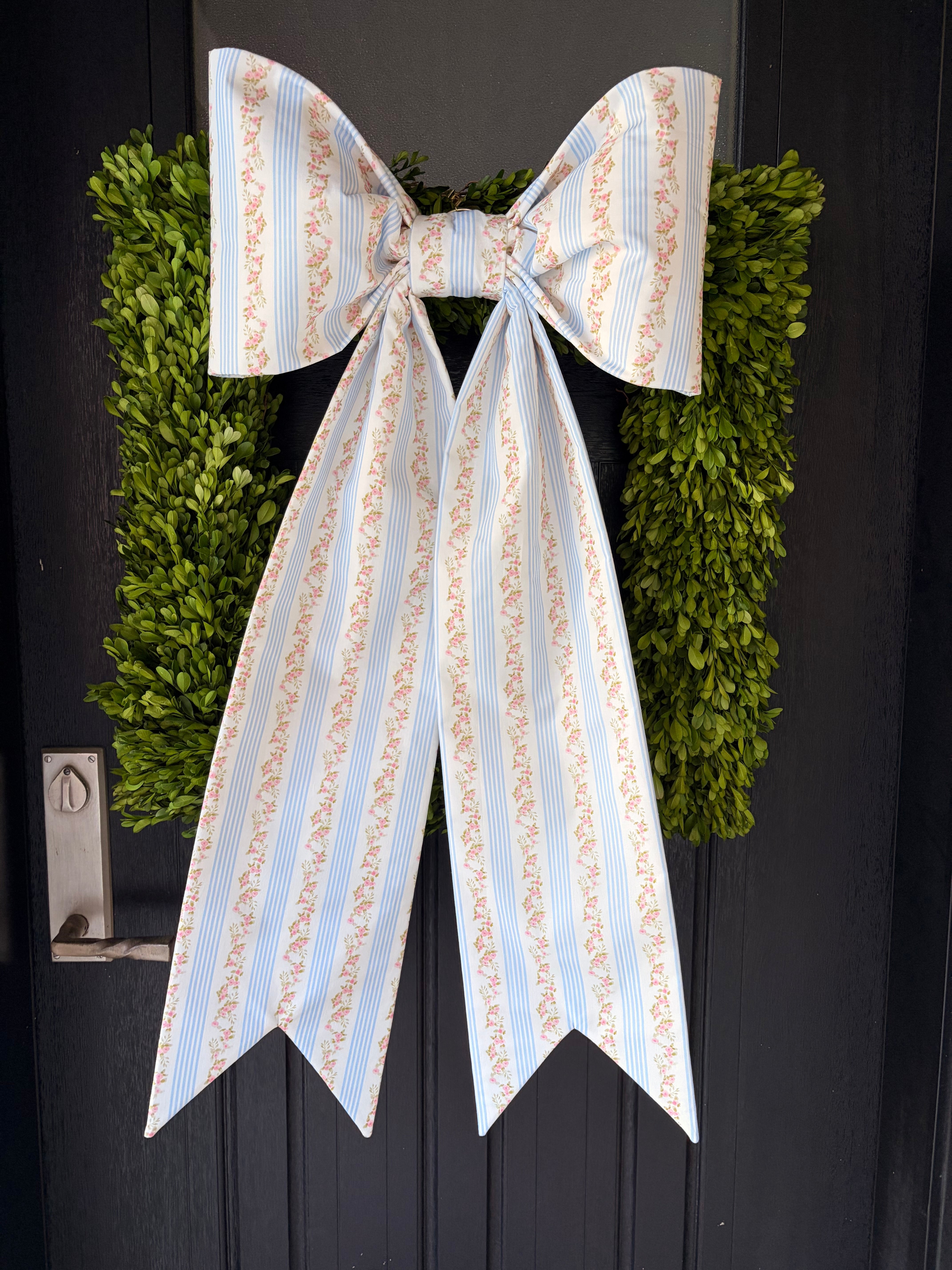 The Petit Trianon Bow