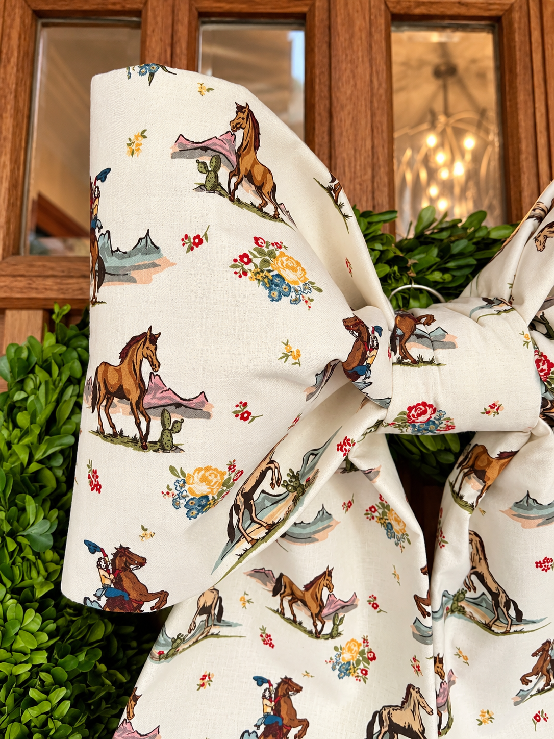 The Saddle Up, Darling Bow