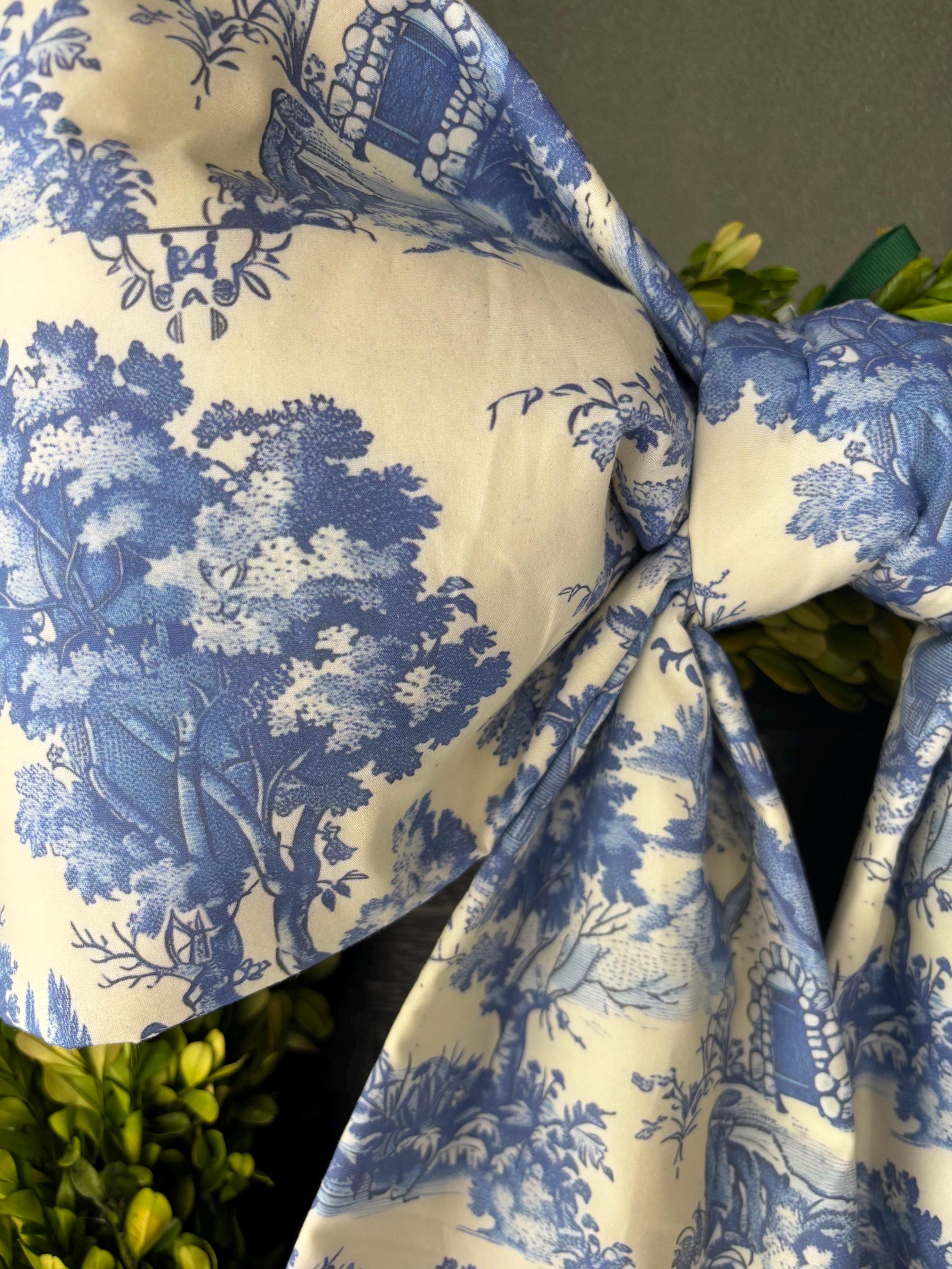 Château Garden Toile Bow