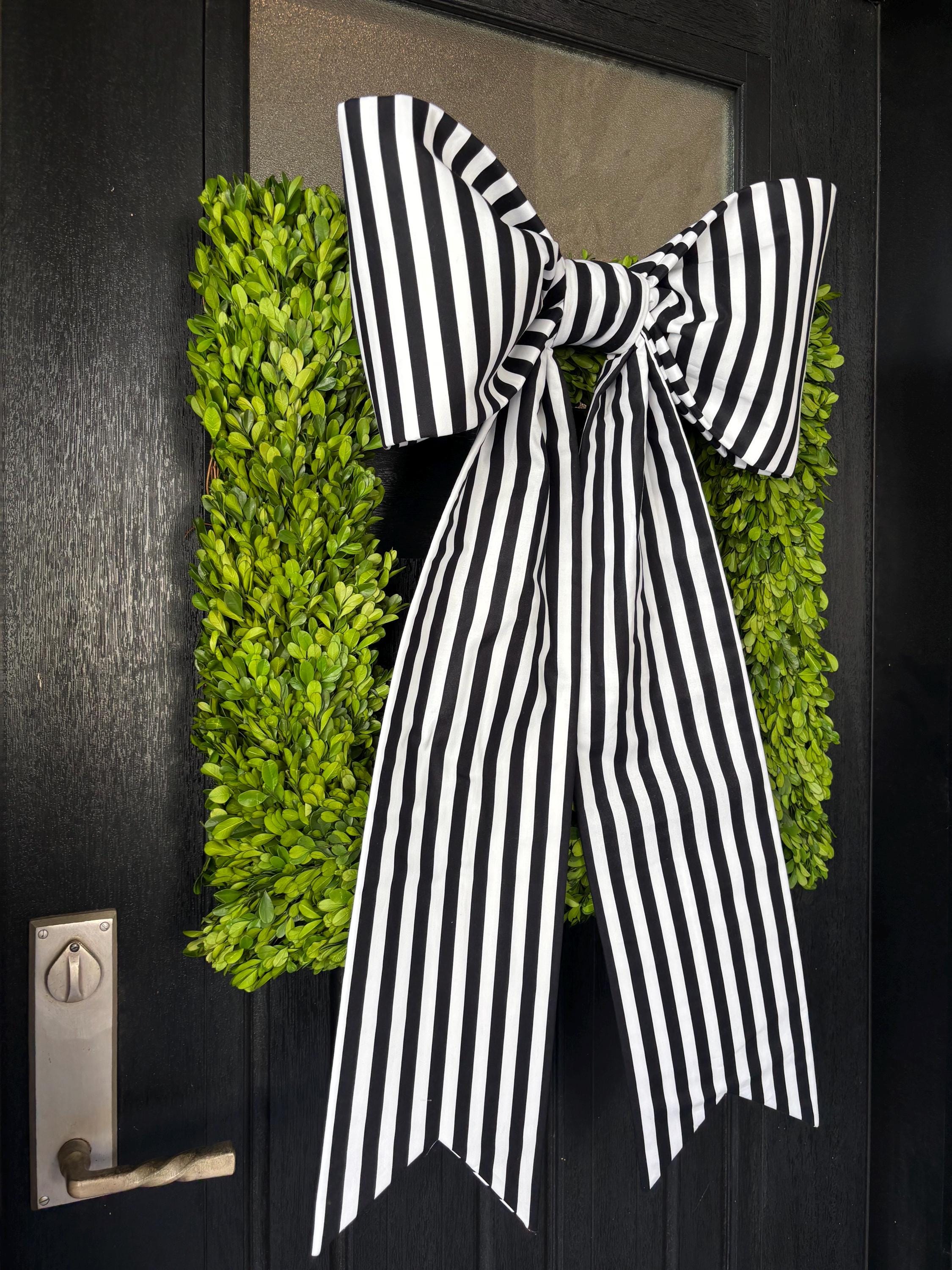 Noir Elegance Bow