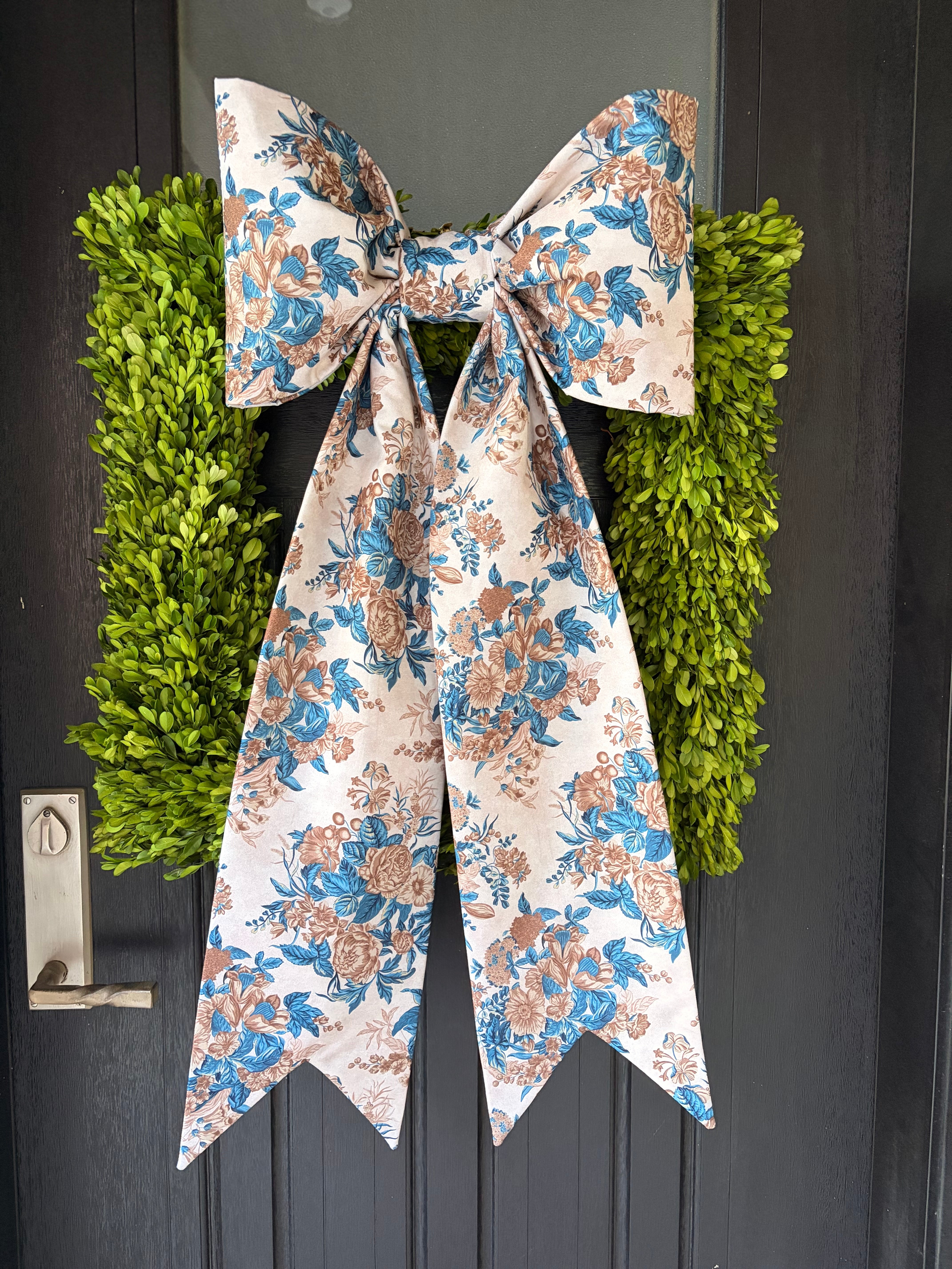 The Fifth Avenue Garden Bow