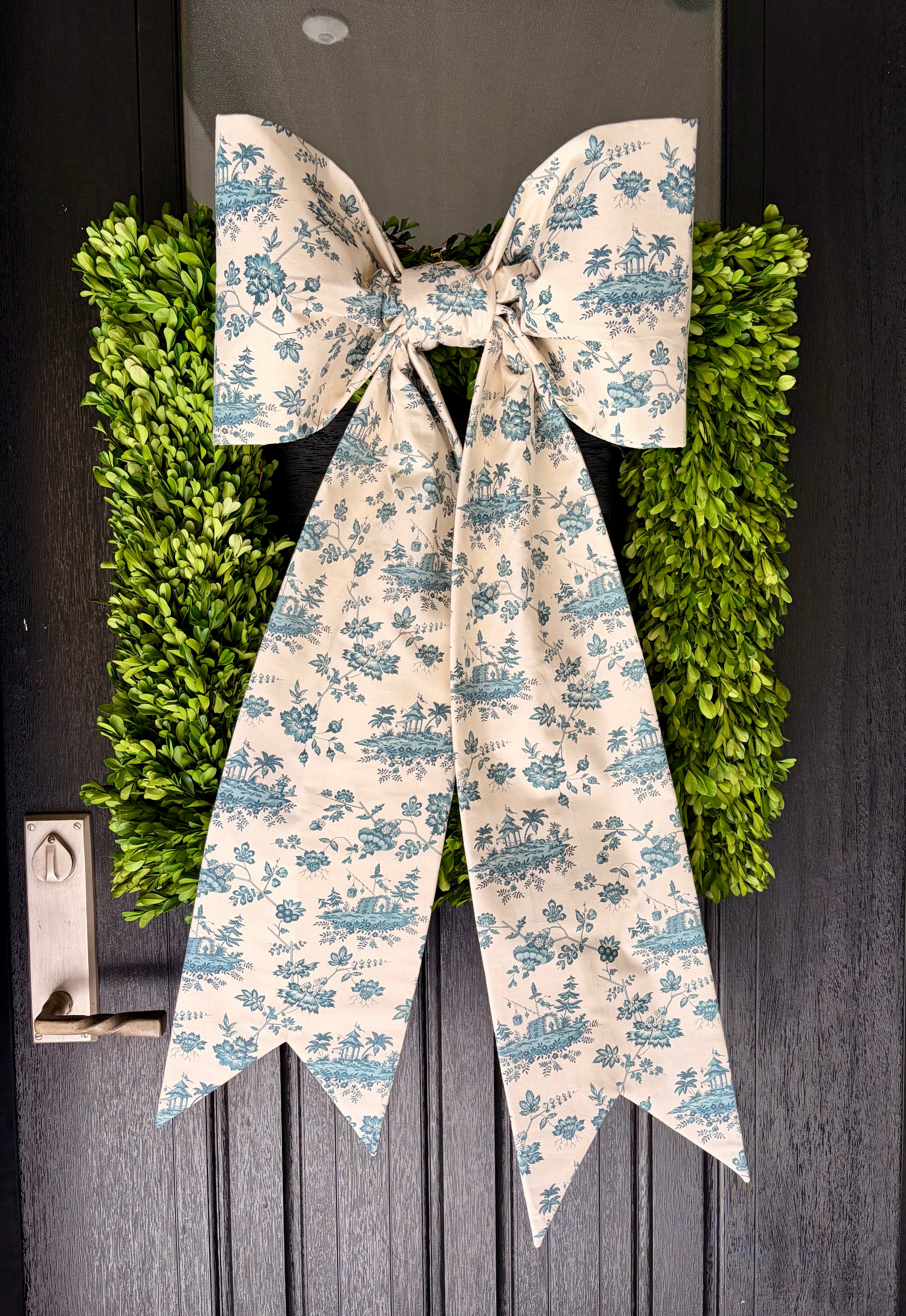 Dynasty Chinoiserie Bow