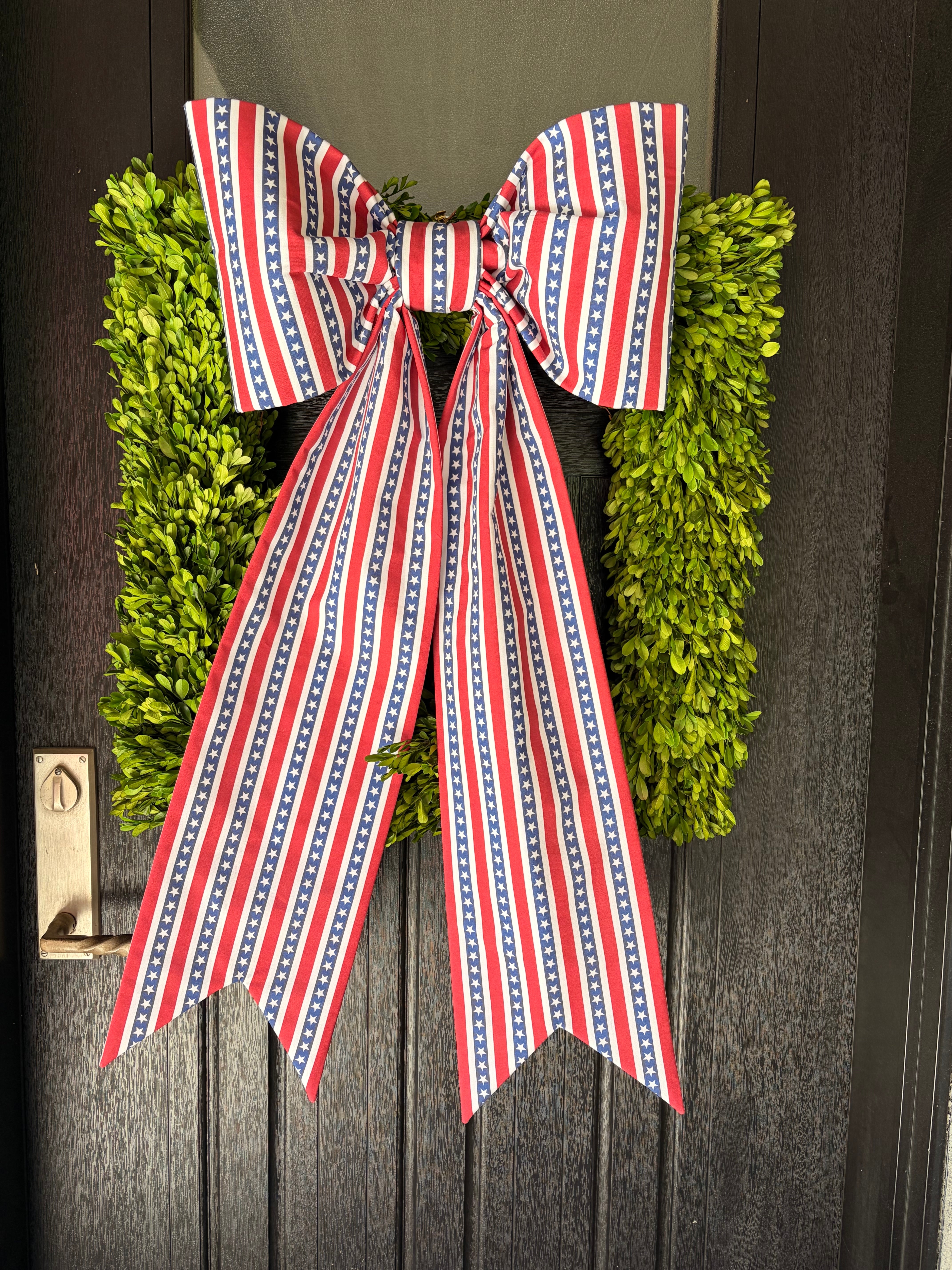 The Patriot’s Promenade Bow