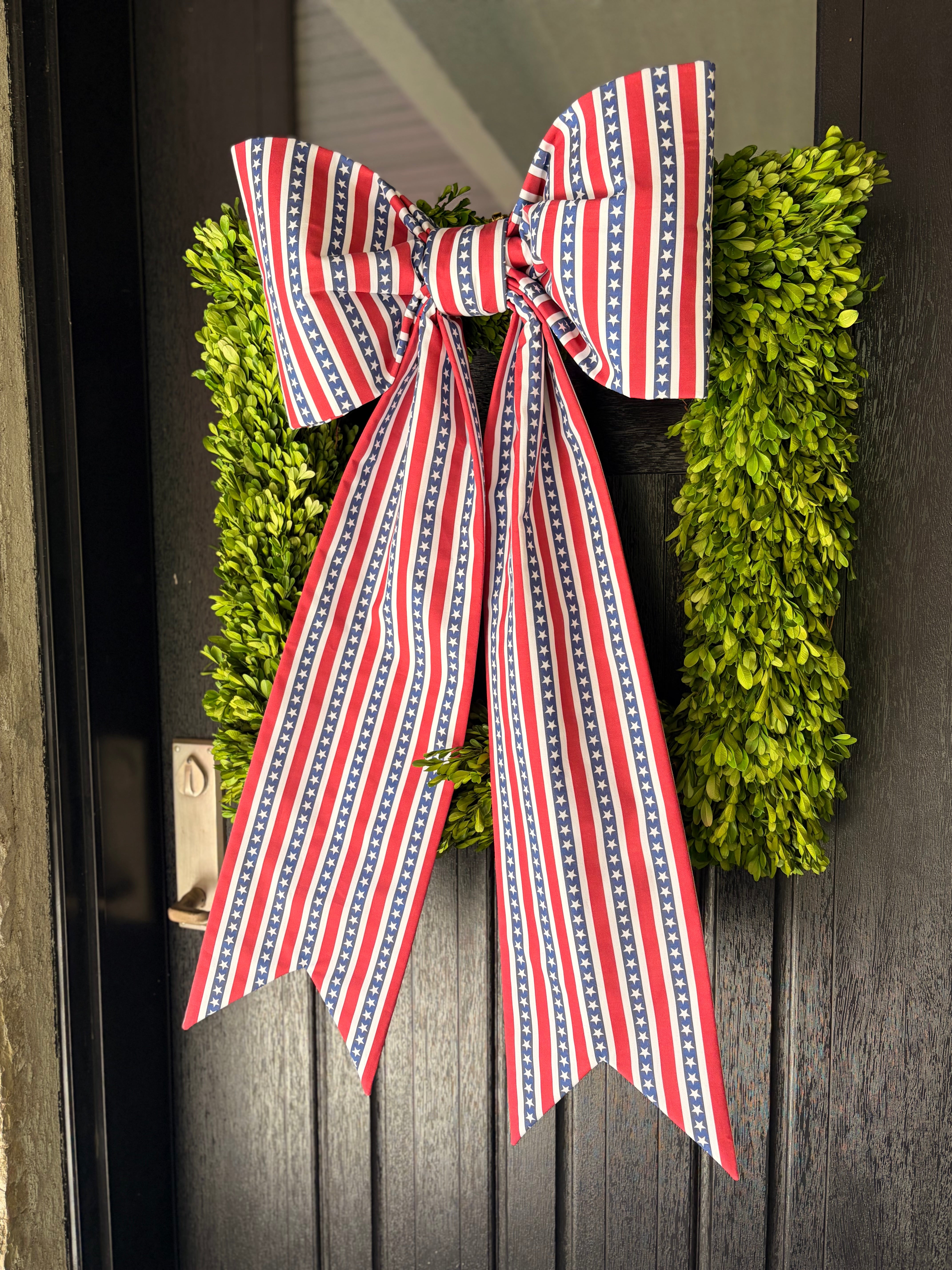 The Patriot’s Promenade Bow