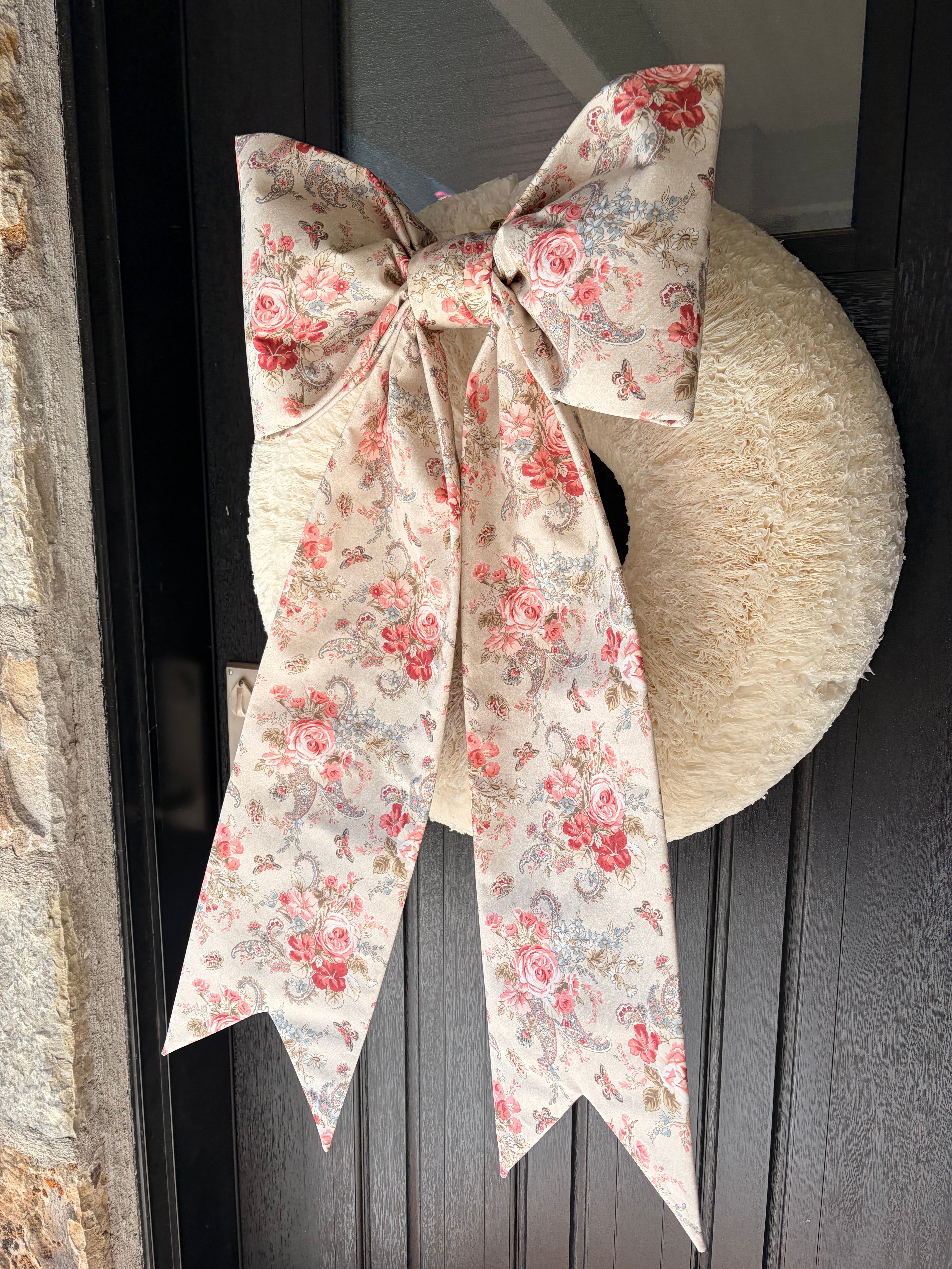 The Roseraie Française Bow
