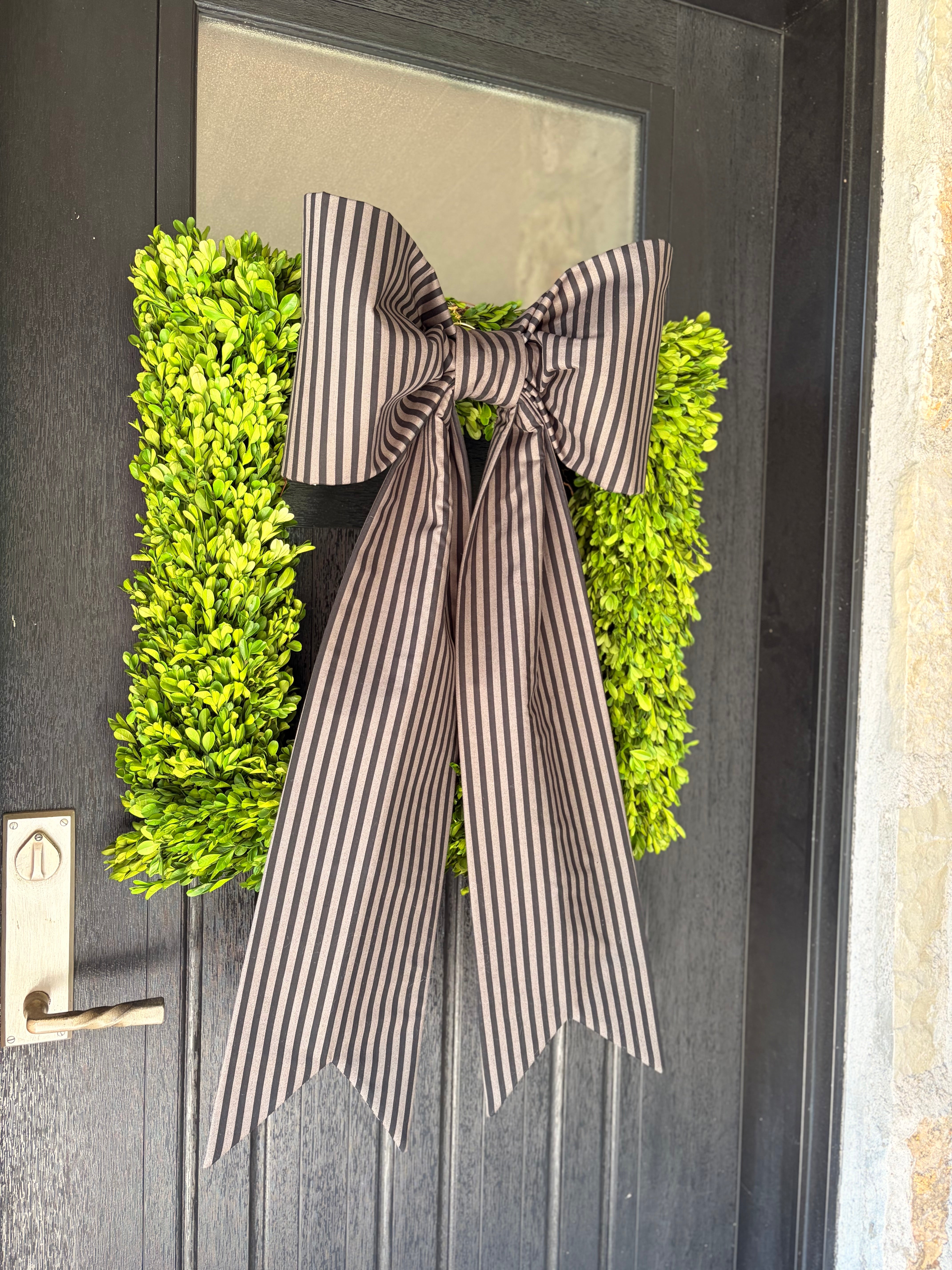 The Tailored Tuxedo Bow