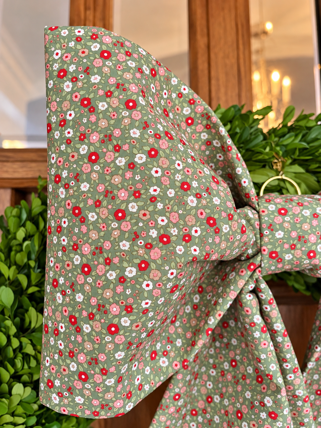 The Christmas Cottage Blooms Bow