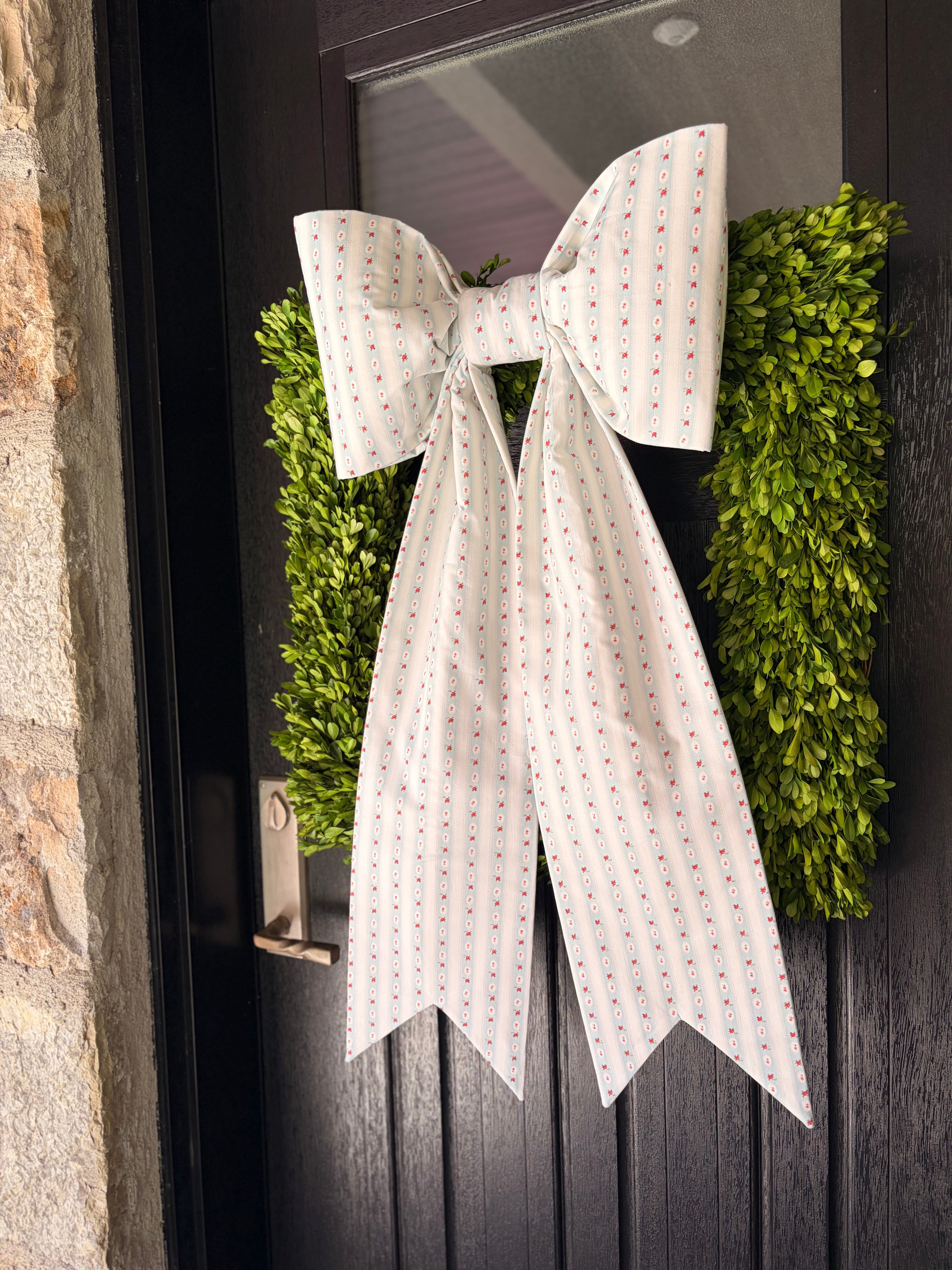 The Petite Madalena Bow
