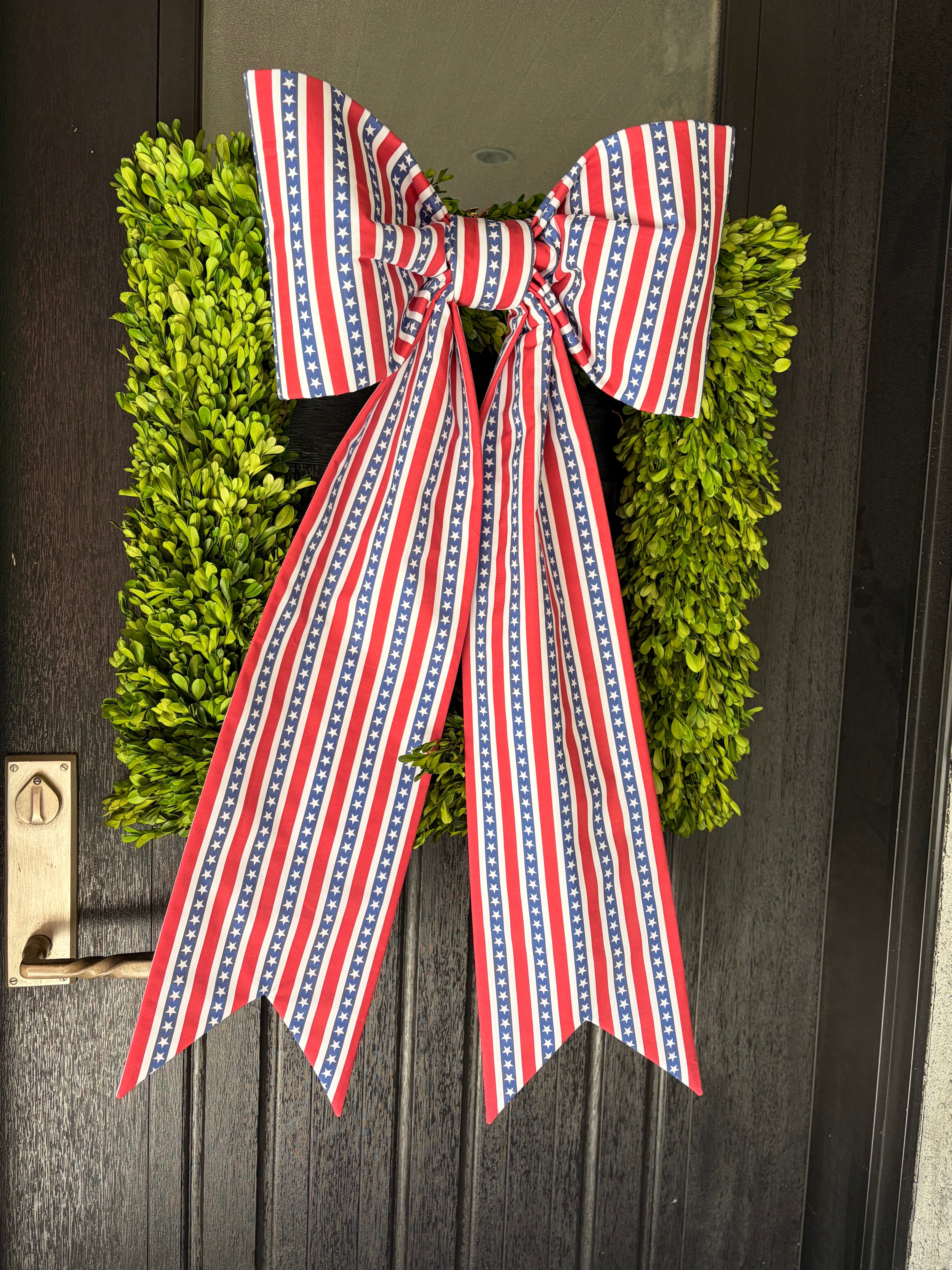The Patriot’s Promenade Bow
