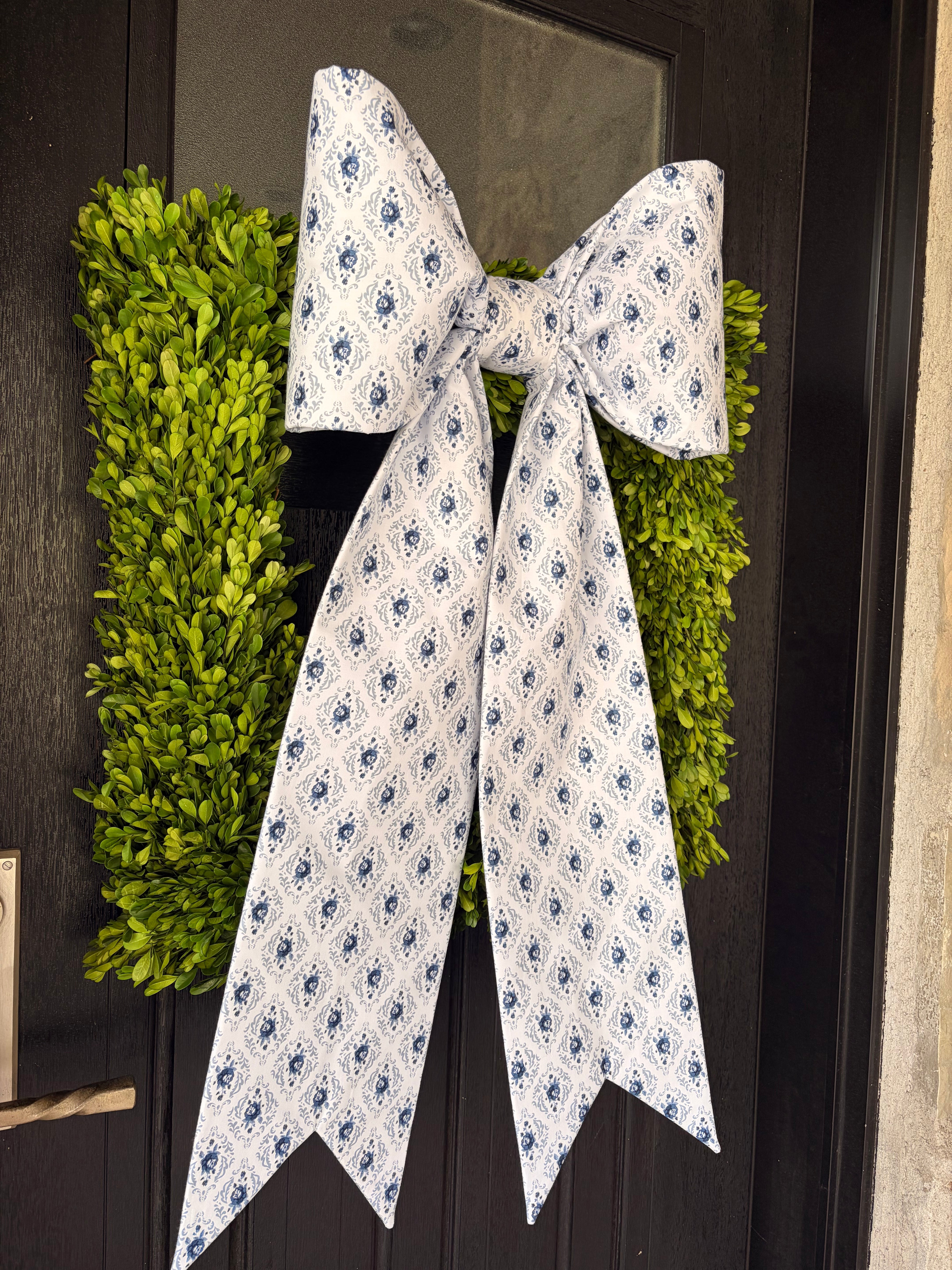La Rose Bleue Provençale Bow