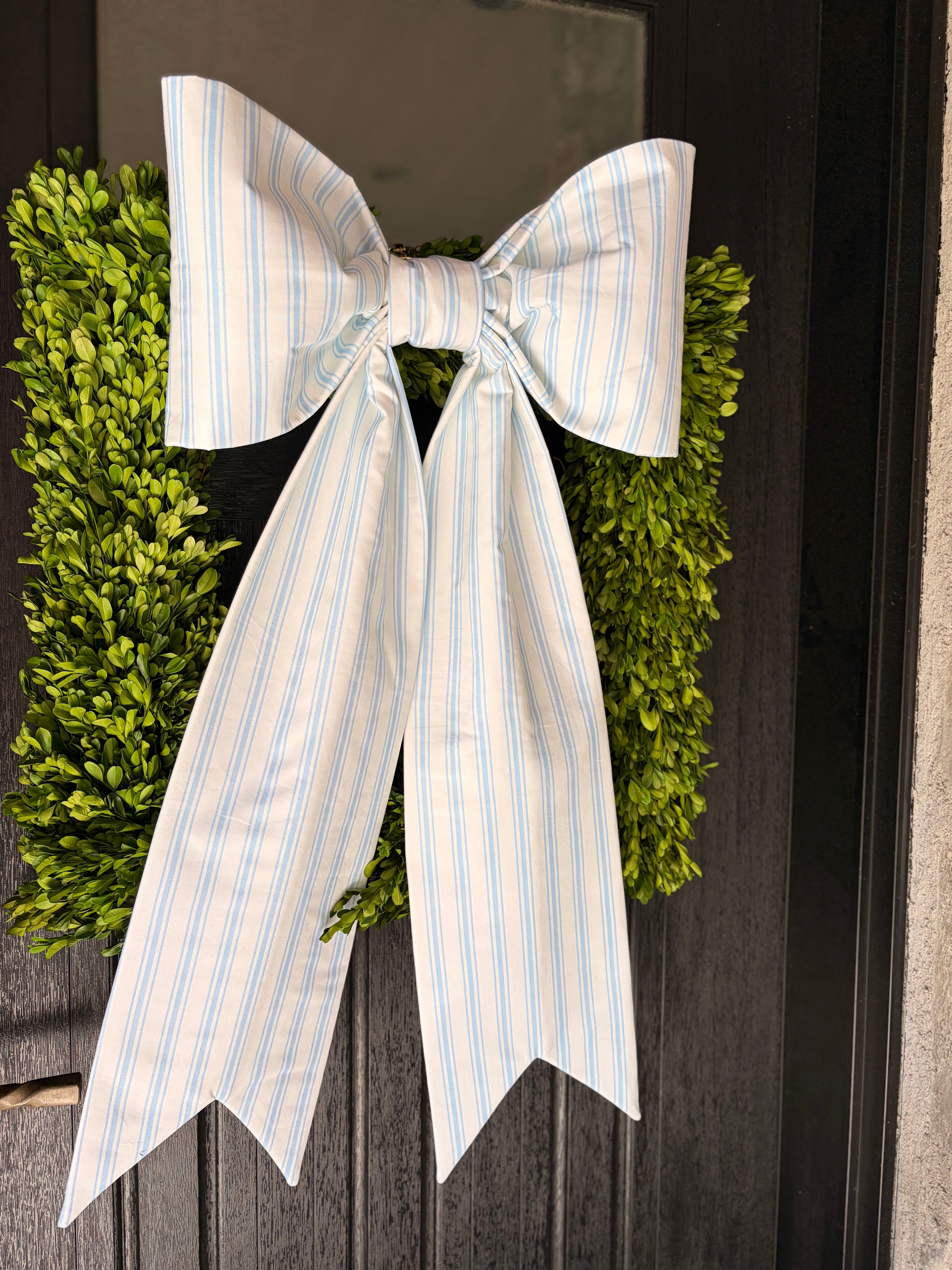 The Petit Provence Bow