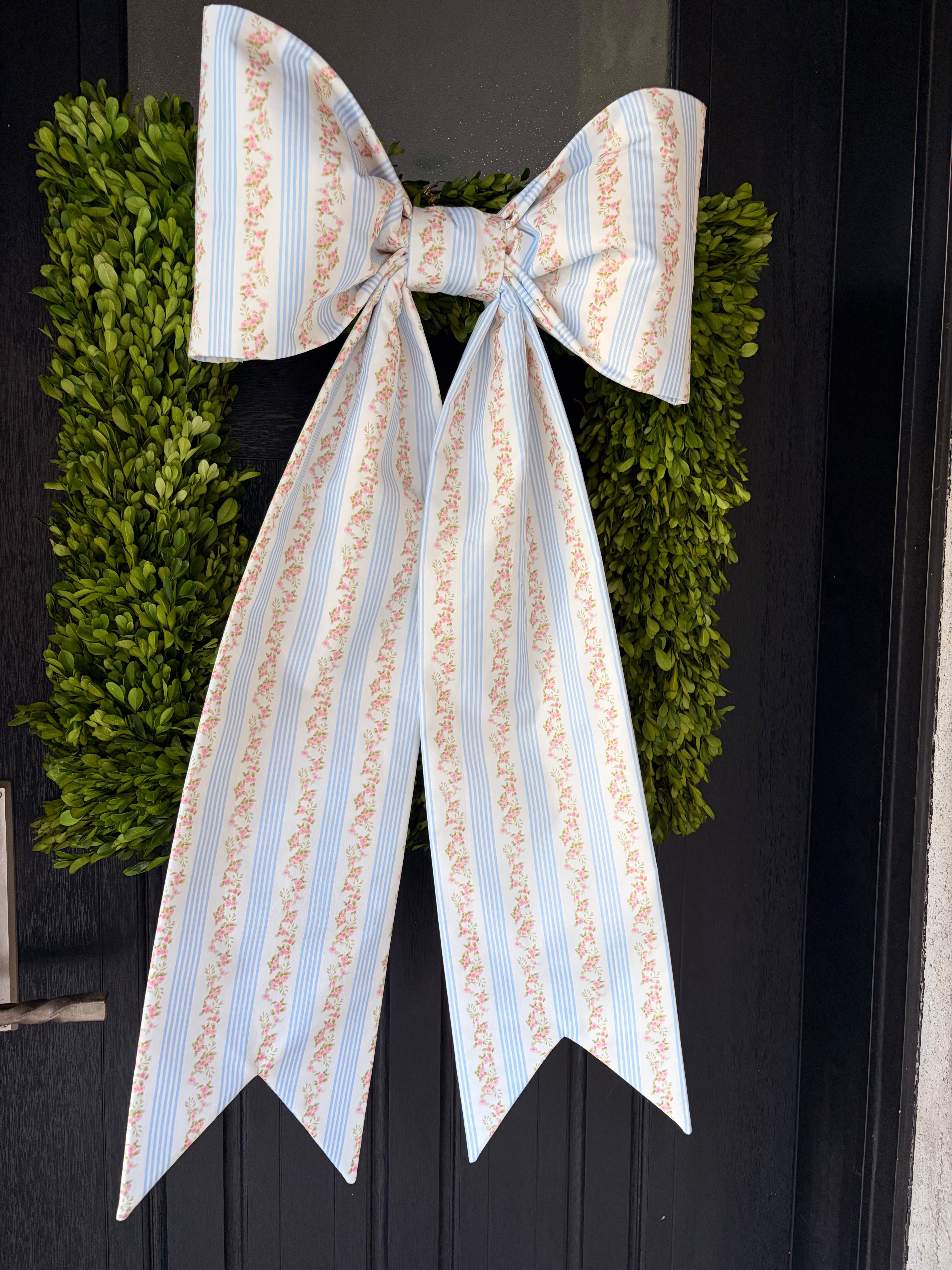 The Petit Trianon Bow