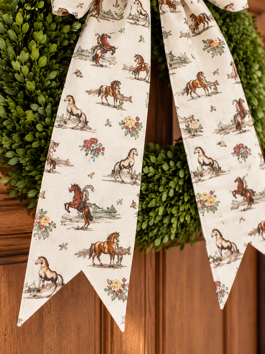 The Saddle Up, Darling Bow