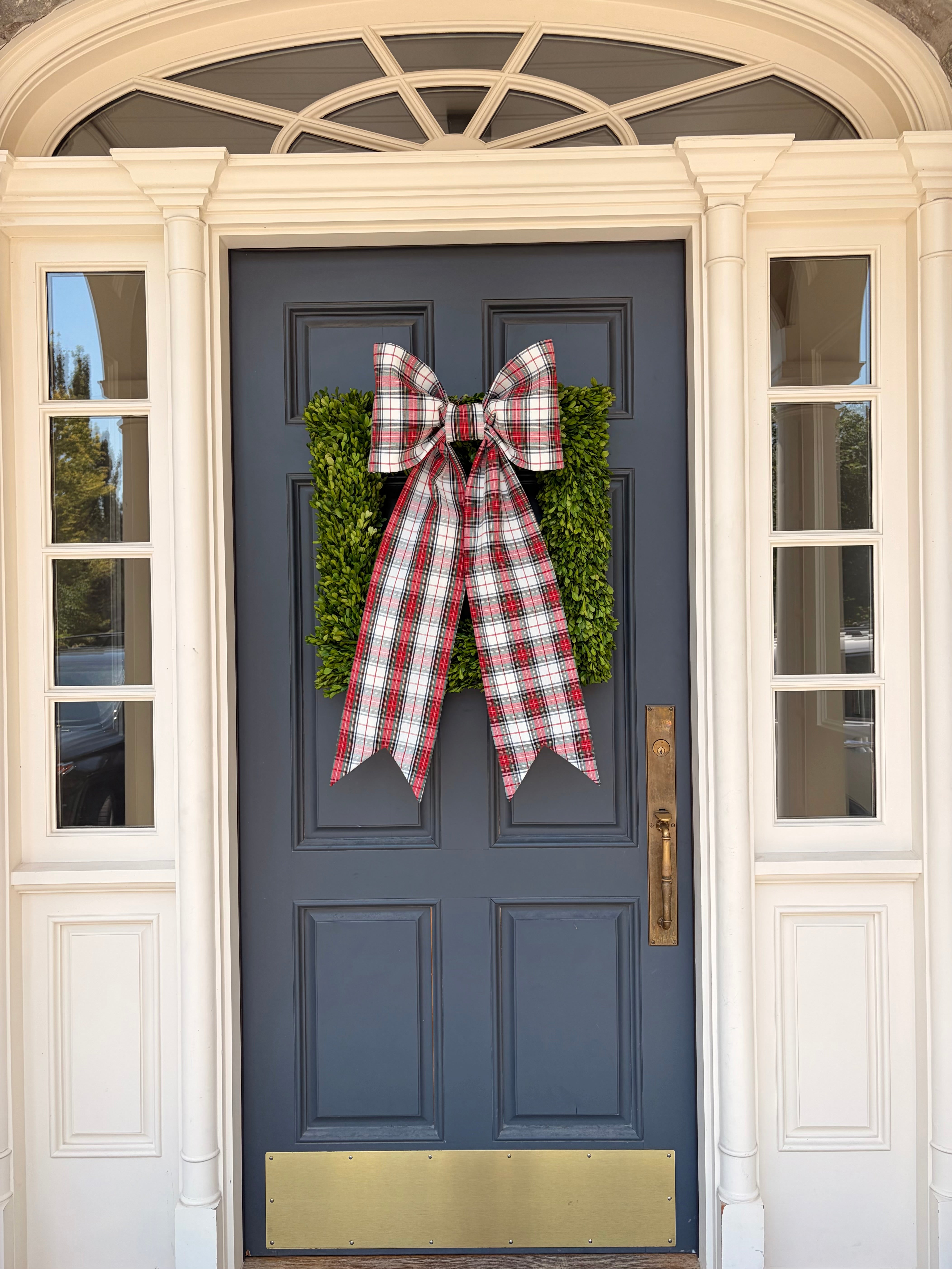 The Westminster Holiday Bow