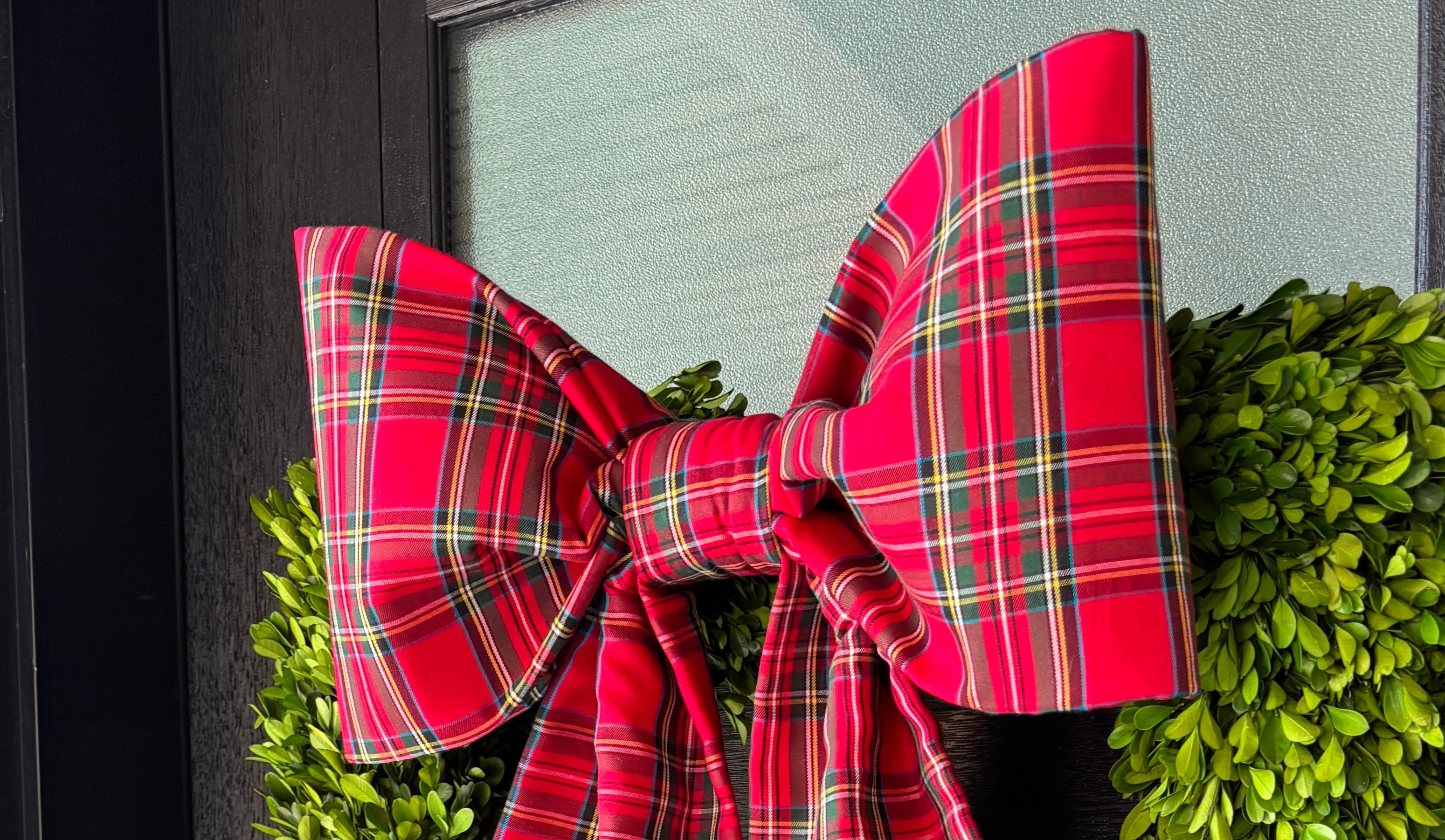 The Grand Tartan Tradition Bow