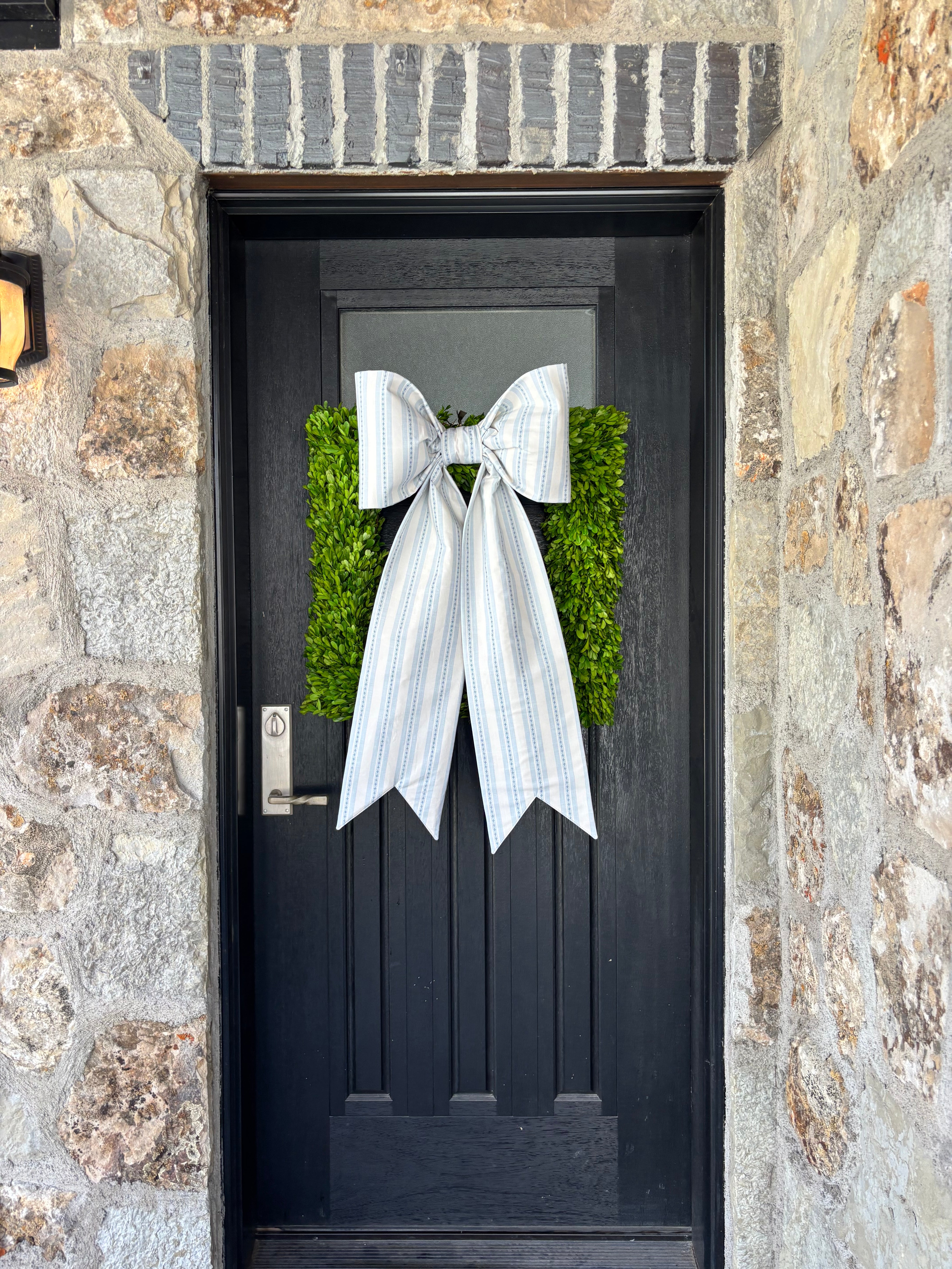 Martha’s Vineyard Manor Bow
