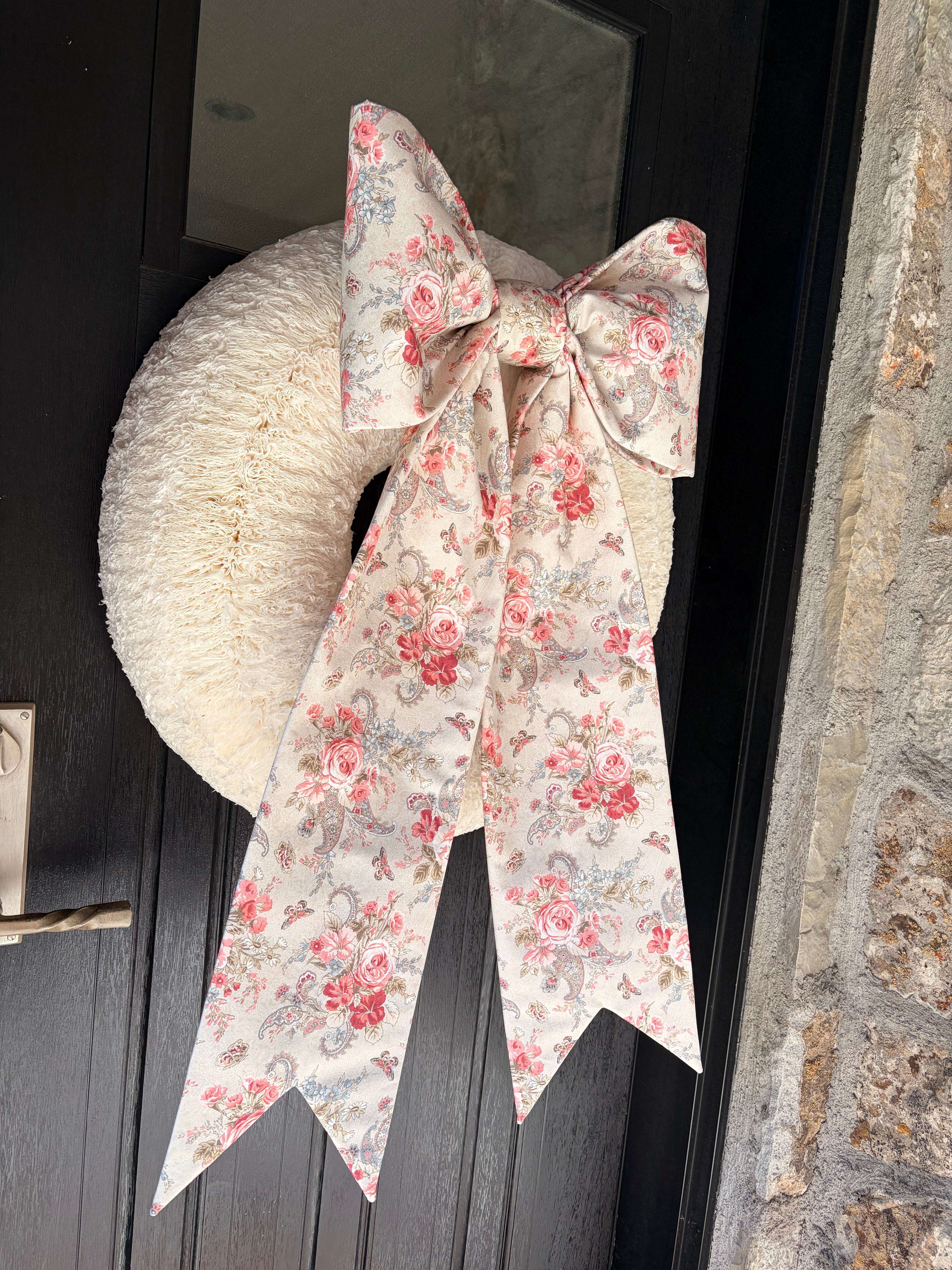 The Roseraie Française Bow