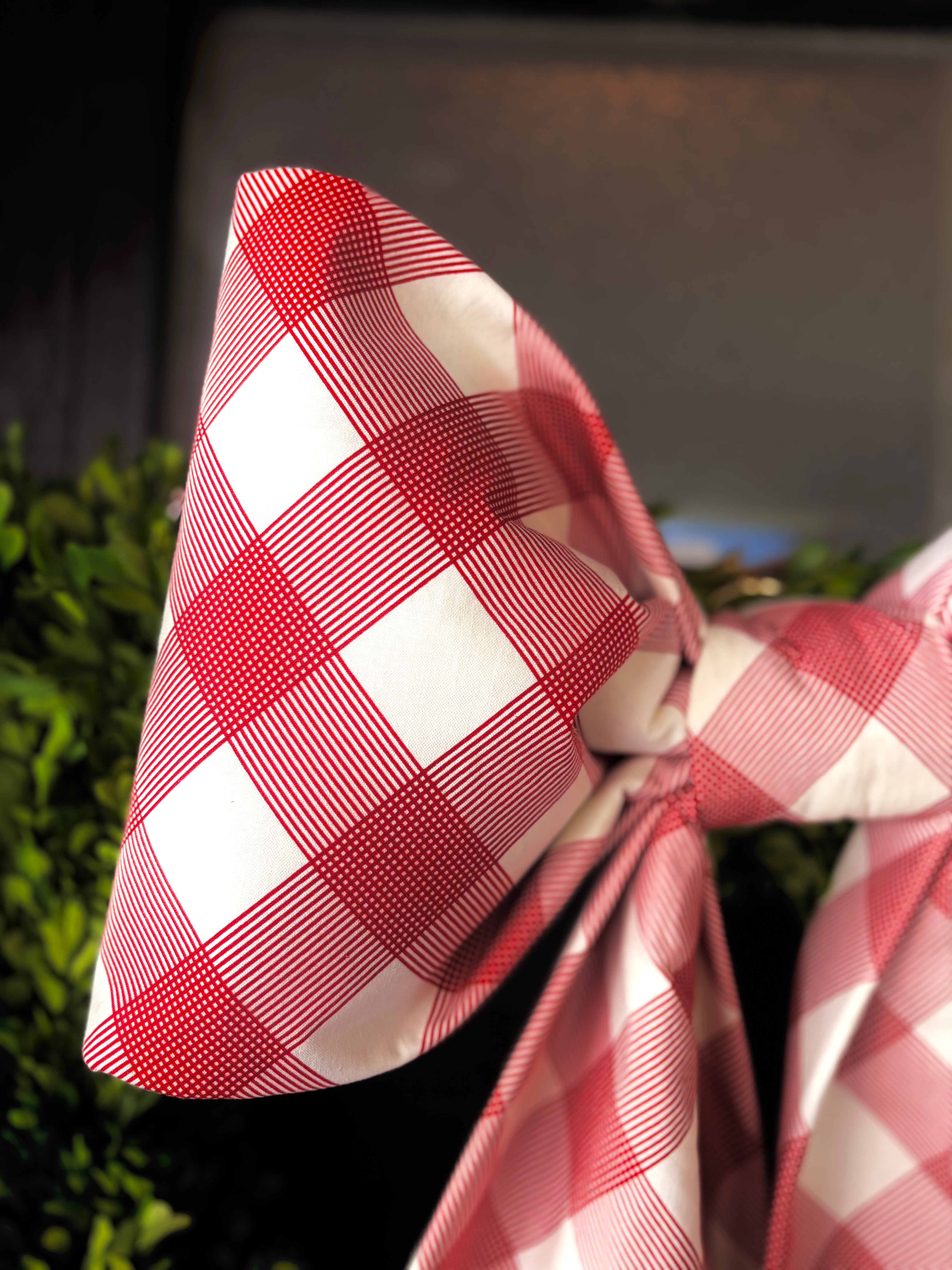 The Bistrot Rouge Bow