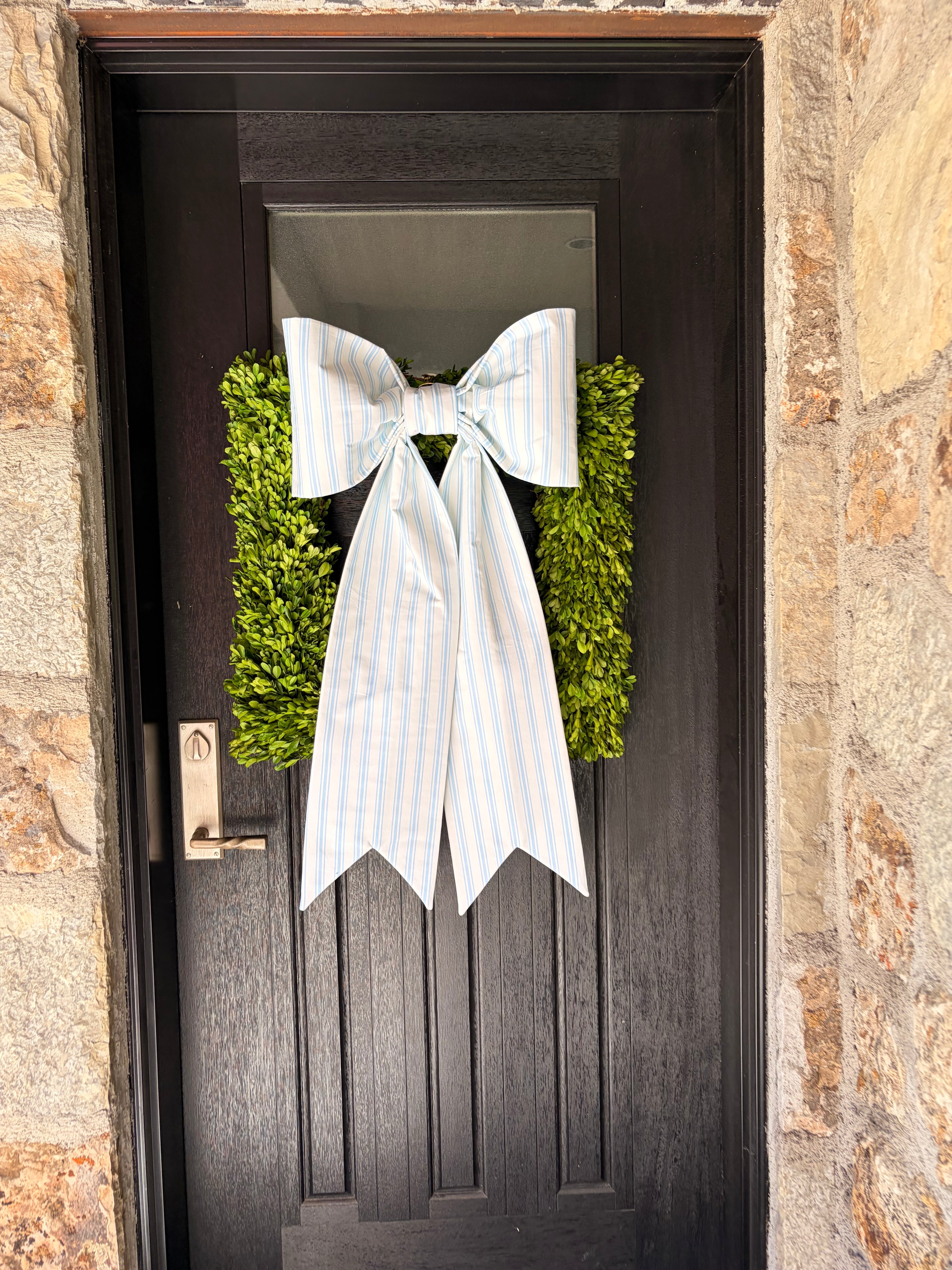 The Petit Provence Bow