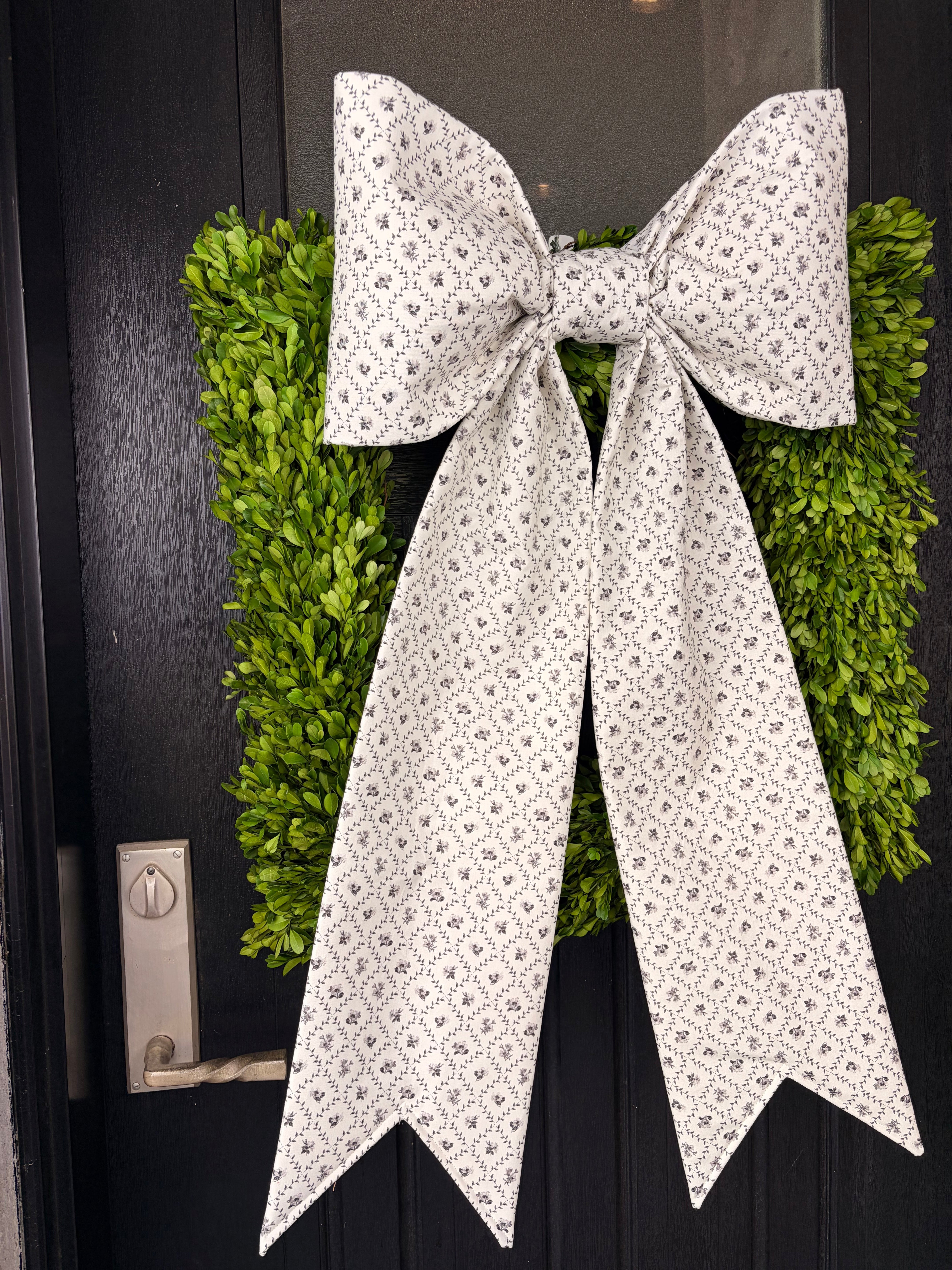 The Noir Petits Fleurs Bow